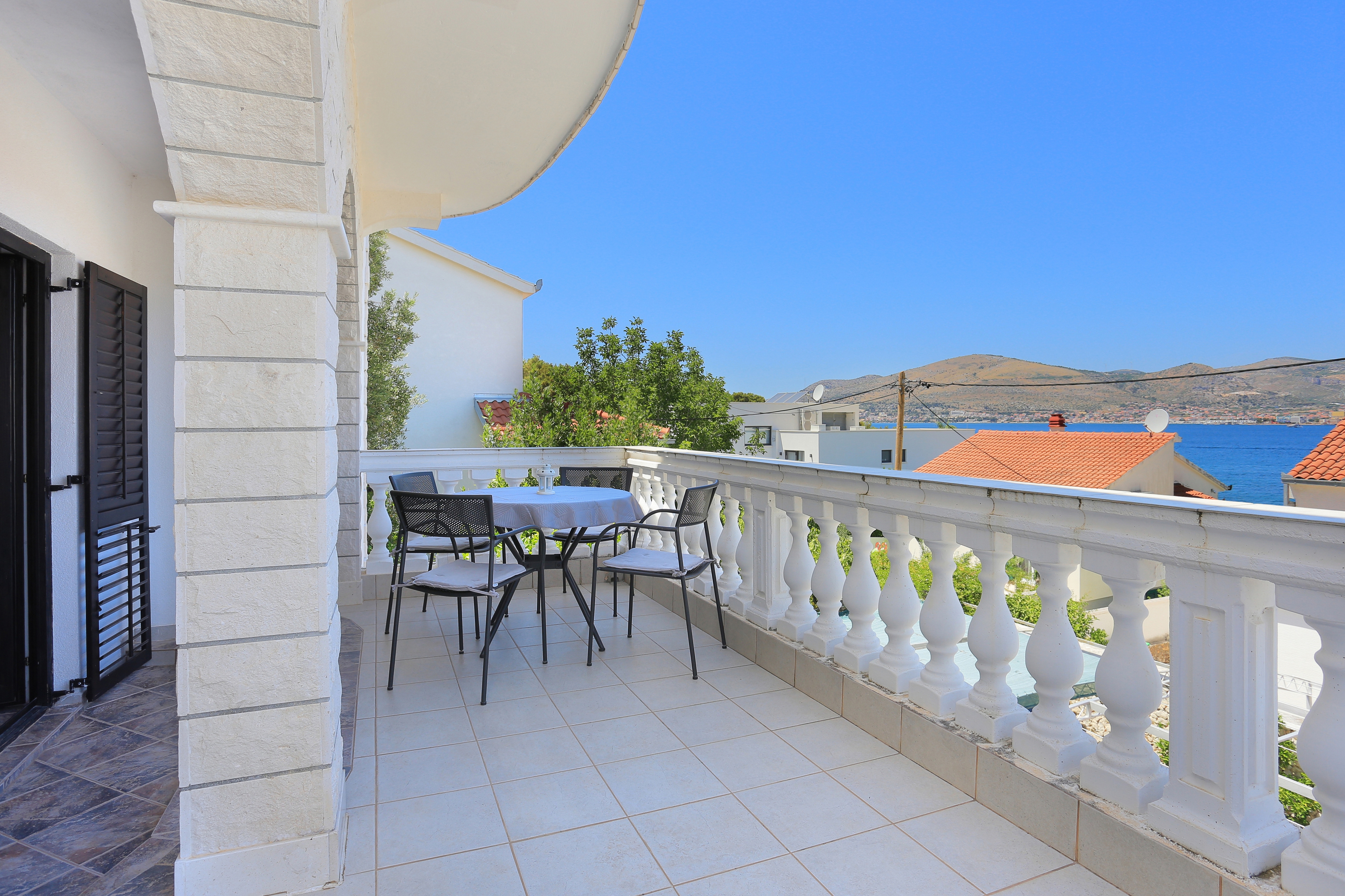 One bedroom apartment near beach Okrug Gornji, Čiovo  A-a