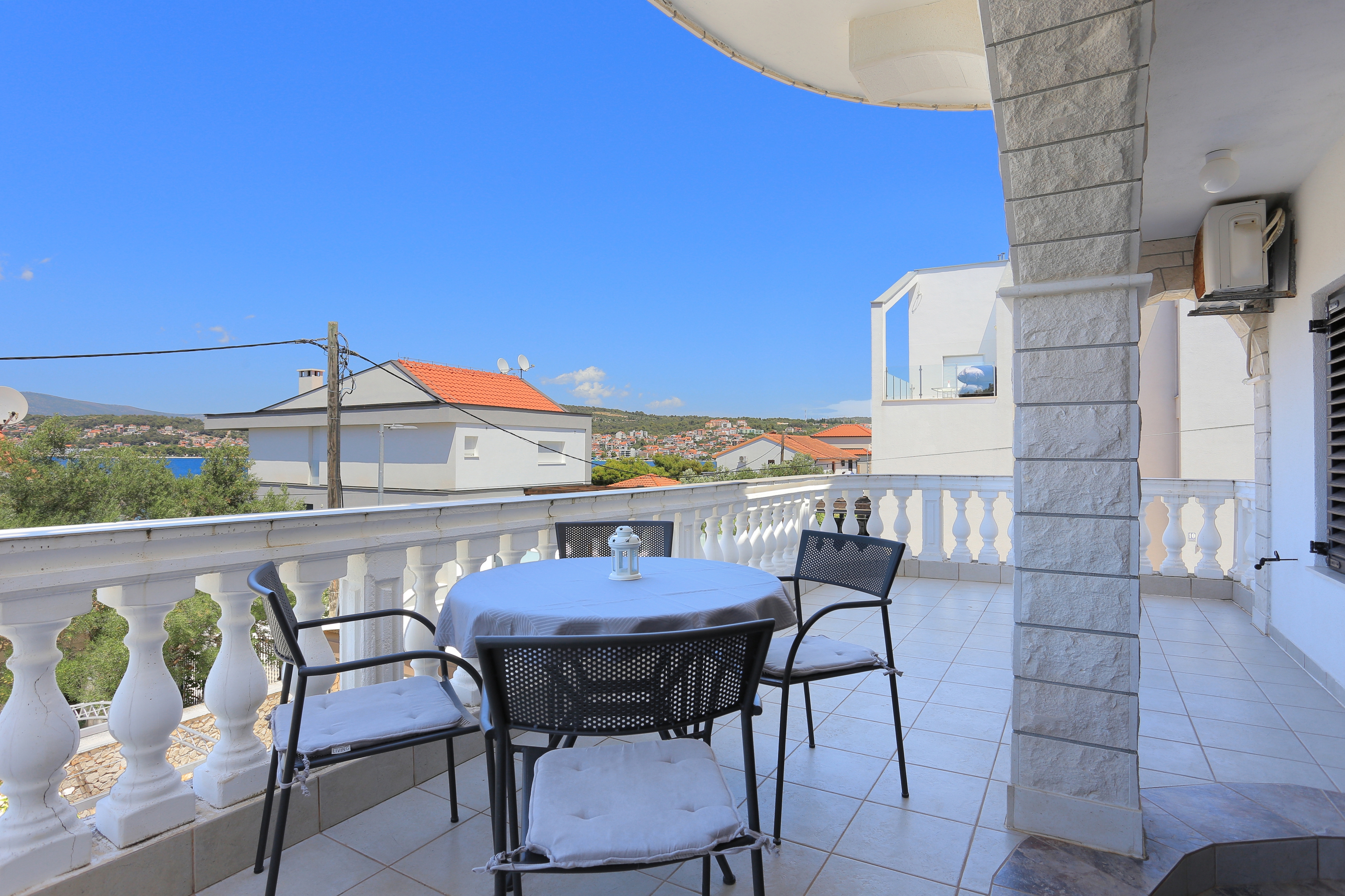 One bedroom apartment near beach Okrug Gornji, Čiovo  A-a