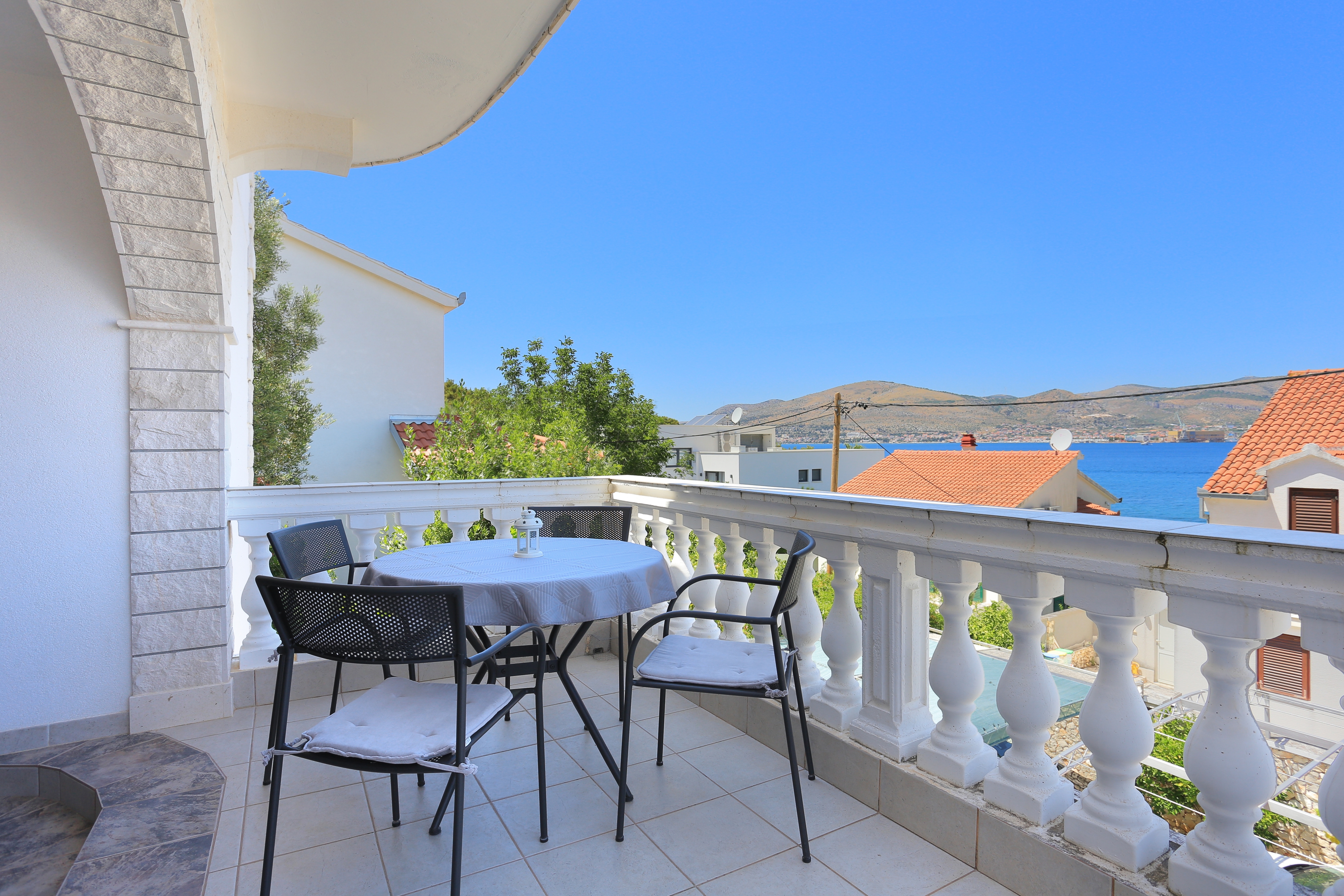 One bedroom apartment near beach Okrug Gornji, Čiovo  A-a