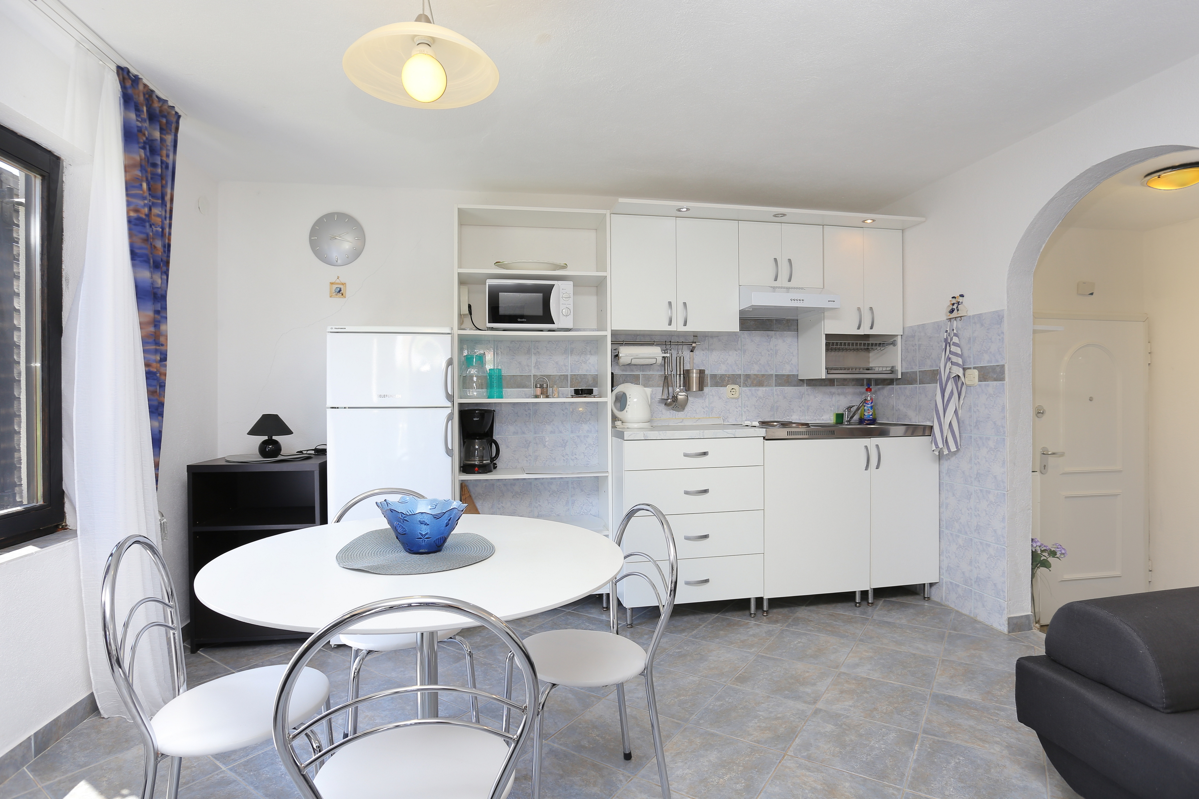 One bedroom apartment near beach Okrug Gornji, Čiovo  A-b