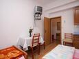 Salle à manger Kaštel Kambelovac, Salle à manger dans l’hébergement en type studio-apartment, WiFi.