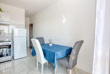 Biograd na Moru, Jídelna v ubytování typu apartment, WiFi.