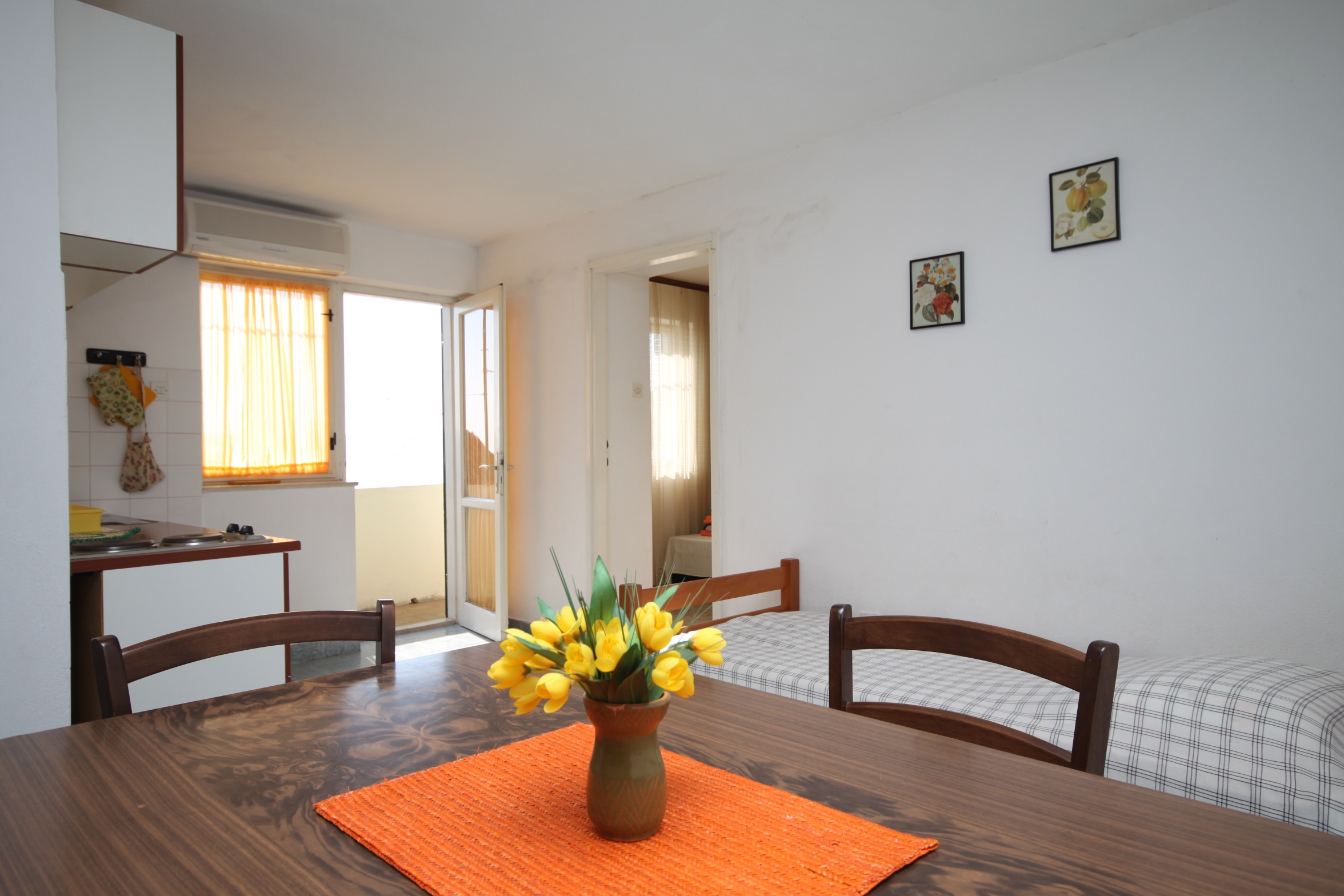 Jednosobni apartman s terasom i pogledom na more Marušići, Omiš  A-a
