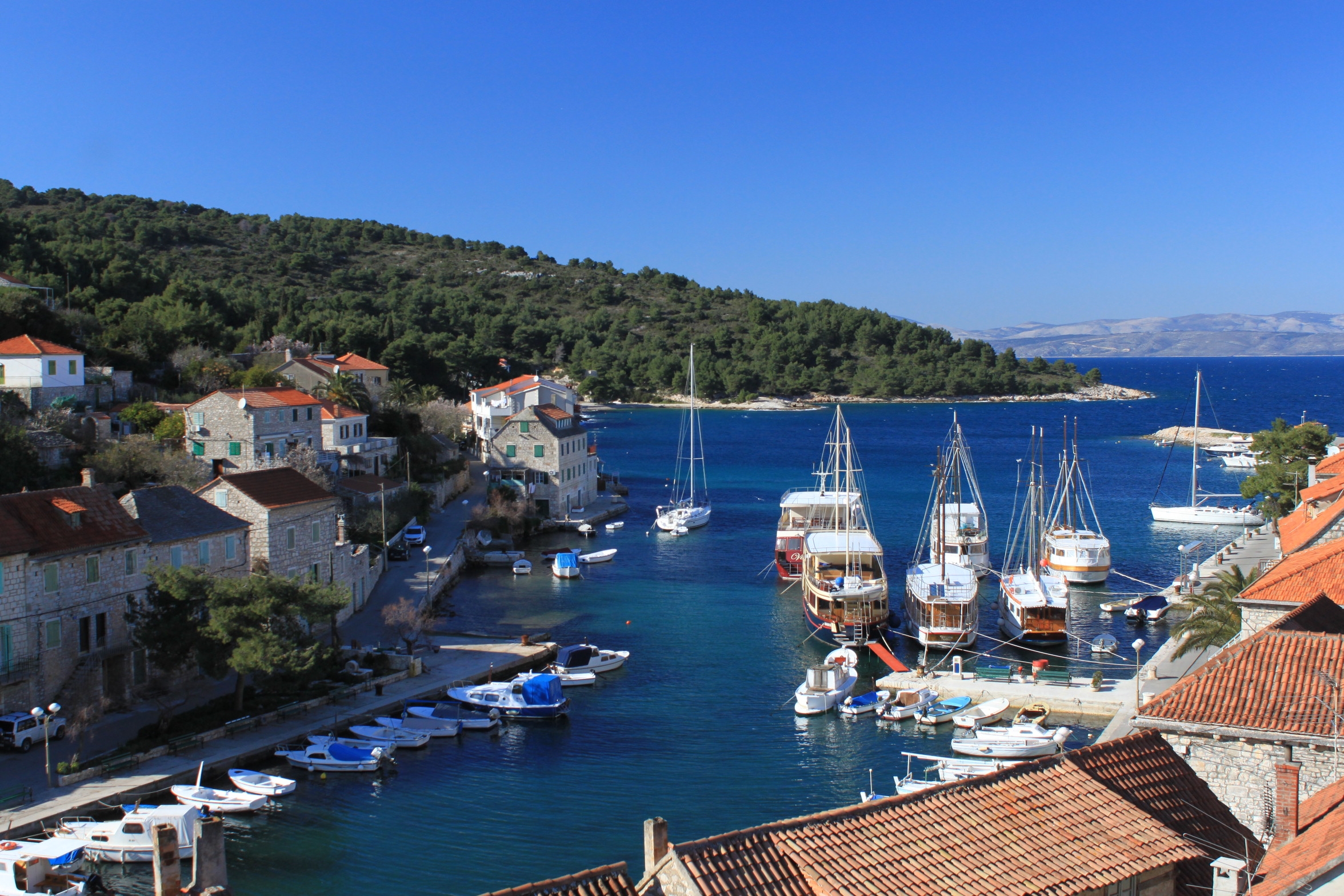 Two bedroom apartment with terrace and sea view Stomorska, Šolta  A-a