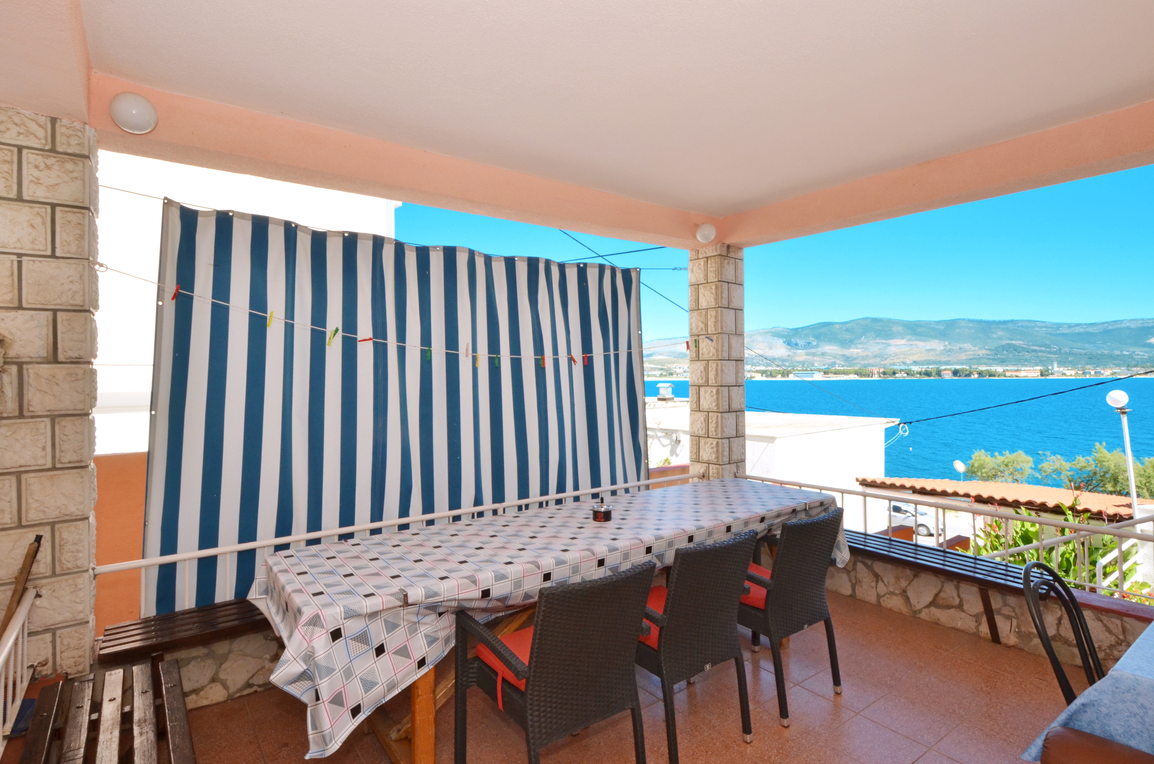 One bedroom apartment near beach Arbanija, Čiovo  A-b