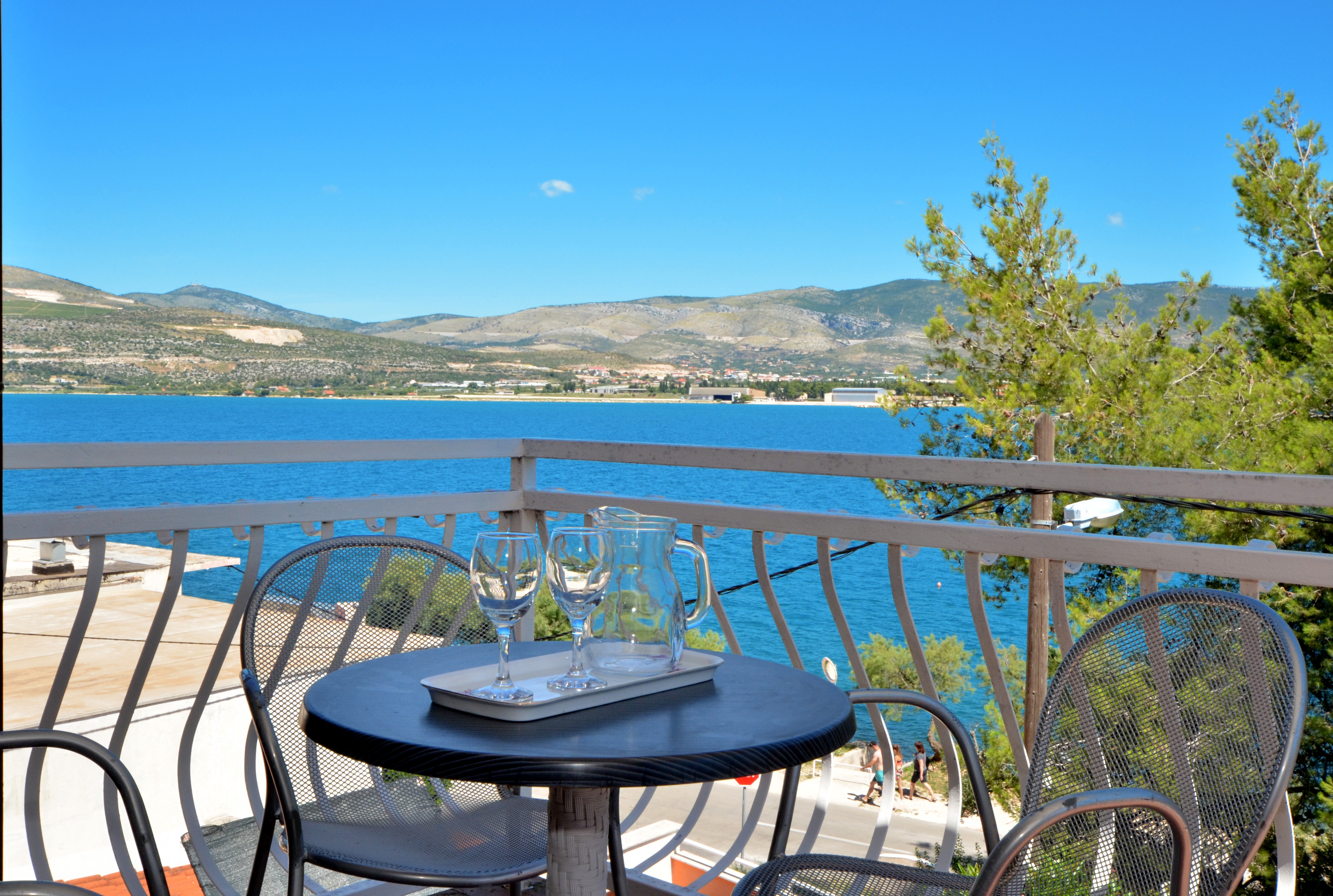 Two bedroom apartment near beach Arbanija, Čiovo  A-d