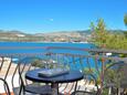 Arbanija, Terrasse 1 - vue dans l’hébergement en type apartment, animaux acceptés et WiFi.