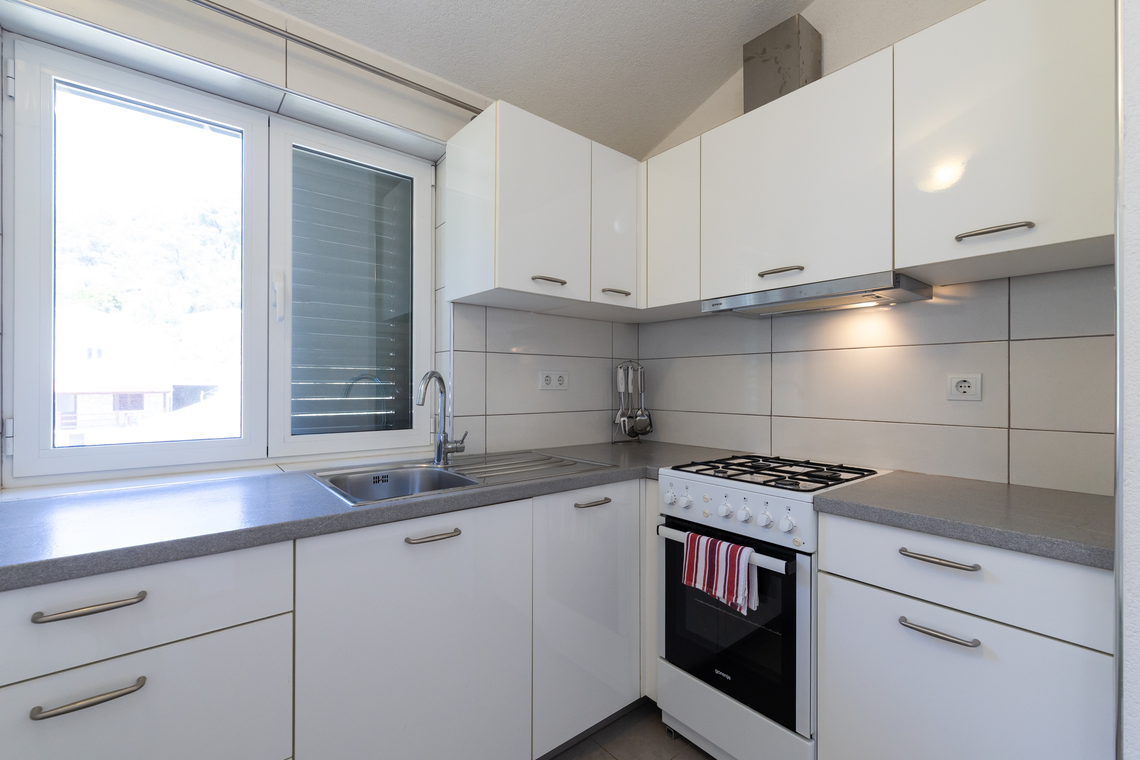 One bedroom apartment near beach Cove Torac, Hvar (A-8653-c)