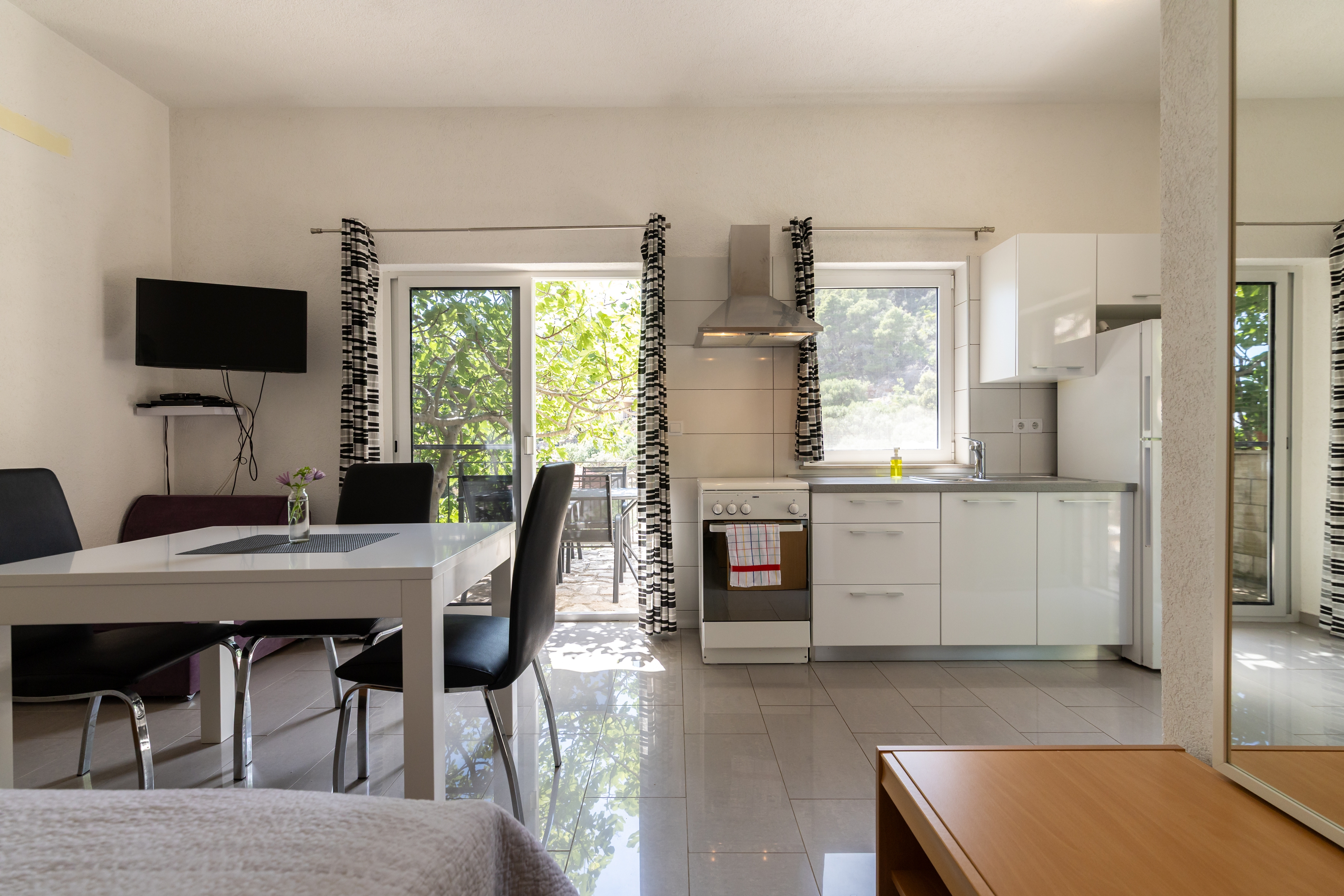 Studio flat near beach Cove Torac, Hvar (AS-8653-a) Studio flat near beach Cove Torac, Hvar (AS-8653-a)