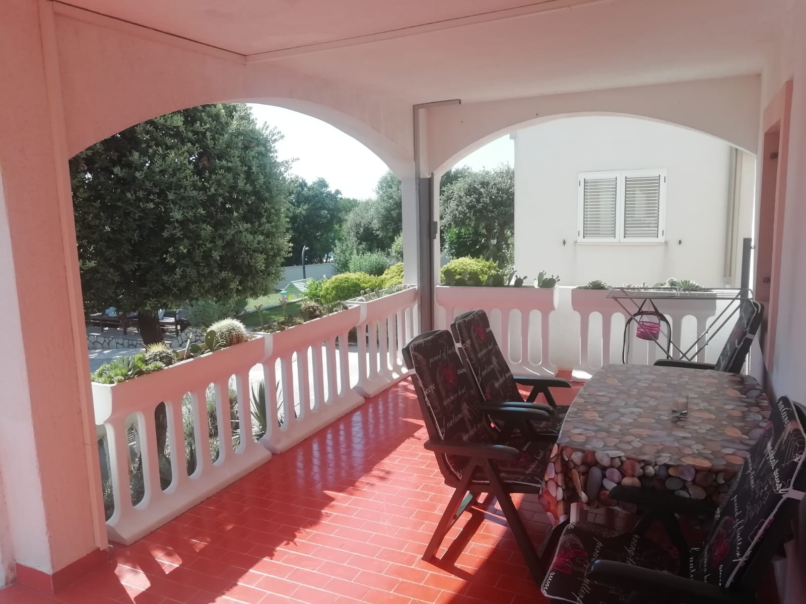 One bedroom apartment near beach Mandre, Pag (A-8655-a)