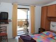 Ložnice Mandre, Ložnice v ubytování typu apartment, s klimatizací, domácí mazlíčci povoleni a WiFi.