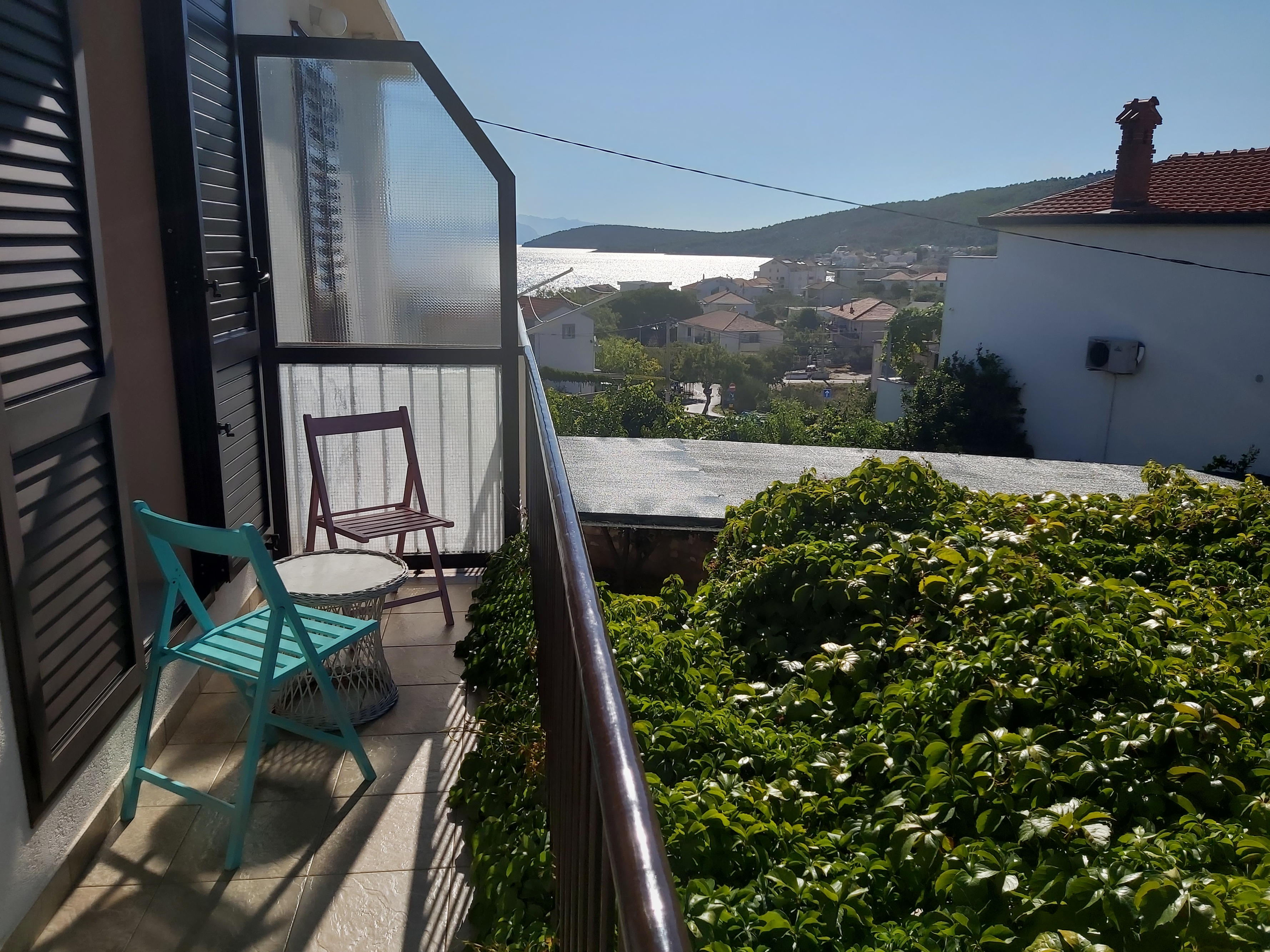 Two bedroom apartment with balcony and sea view Slatine, Čiovo  A-a