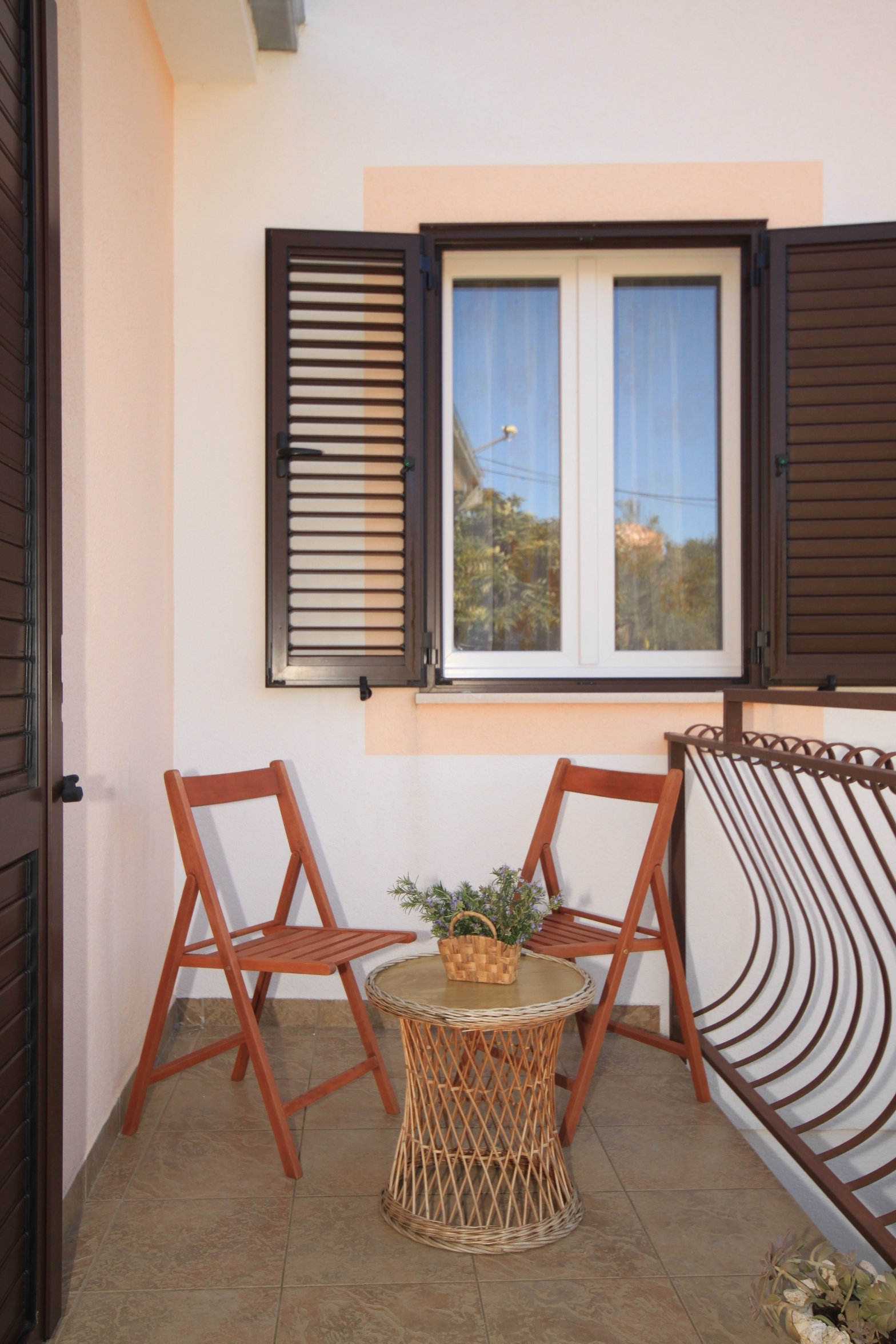 Two bedroom apartment with balcony and sea view Slatine, Čiovo  A-a
