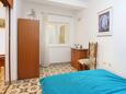 Vinišće, Bedroom 2 in the apartment, (pet friendly) and WiFi.