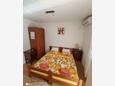Schlafzimmer Vinišće, Schlafzimmer in folgender Unterkunftsart studio-apartment, Klimaanlage vorhanden und WiFi.
