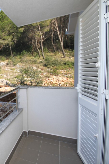 Comfortable and spacious house with terrace and sea view Poljica, Trogir  K