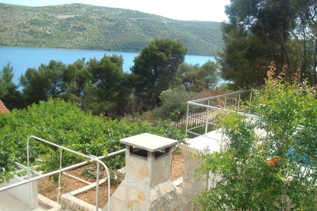 Comfortable and spacious house with terrace and sea view Poljica, Trogir  K