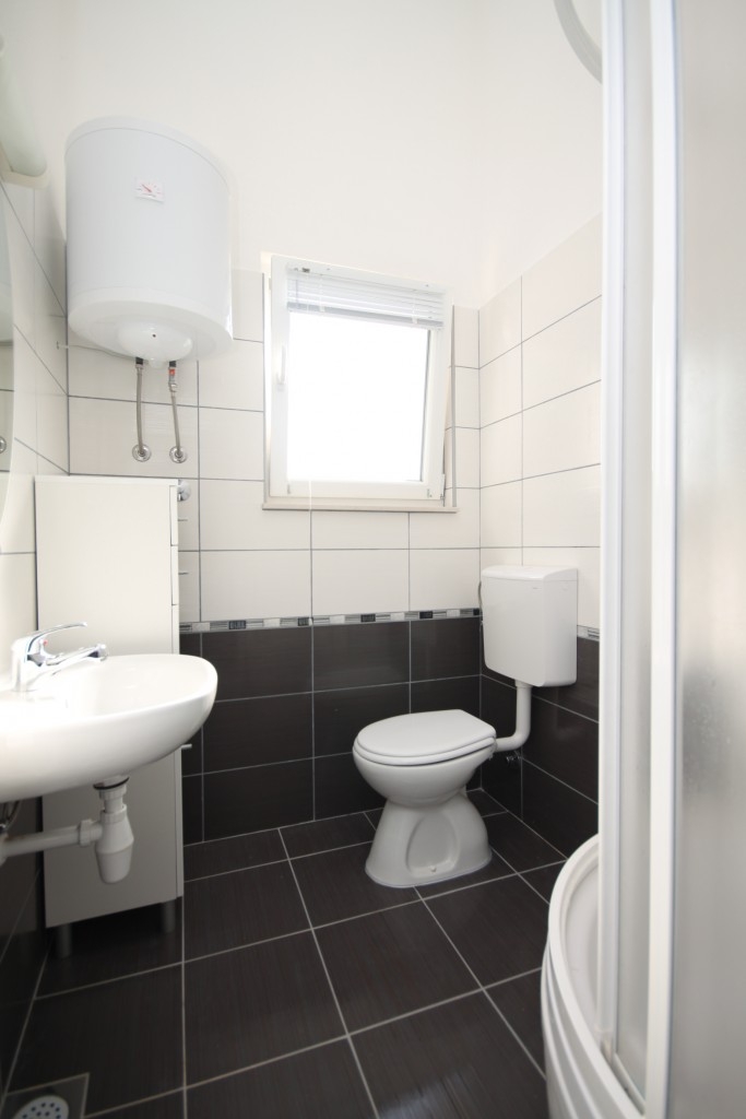 Comfortable and spacious house with terrace and sea view Poljica, Trogir  K