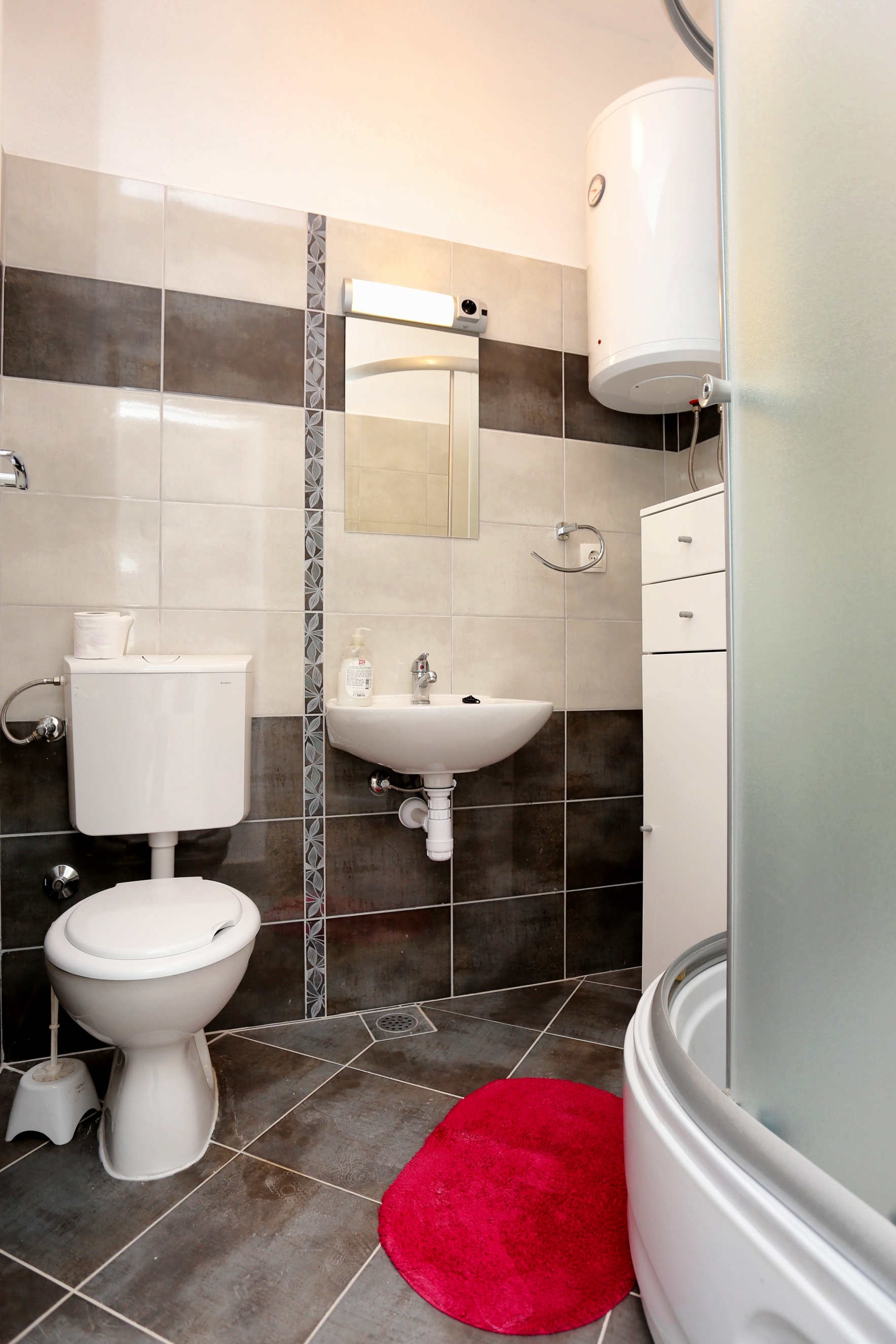 Comfortable and spacious house with terrace and sea view Poljica, Trogir  K