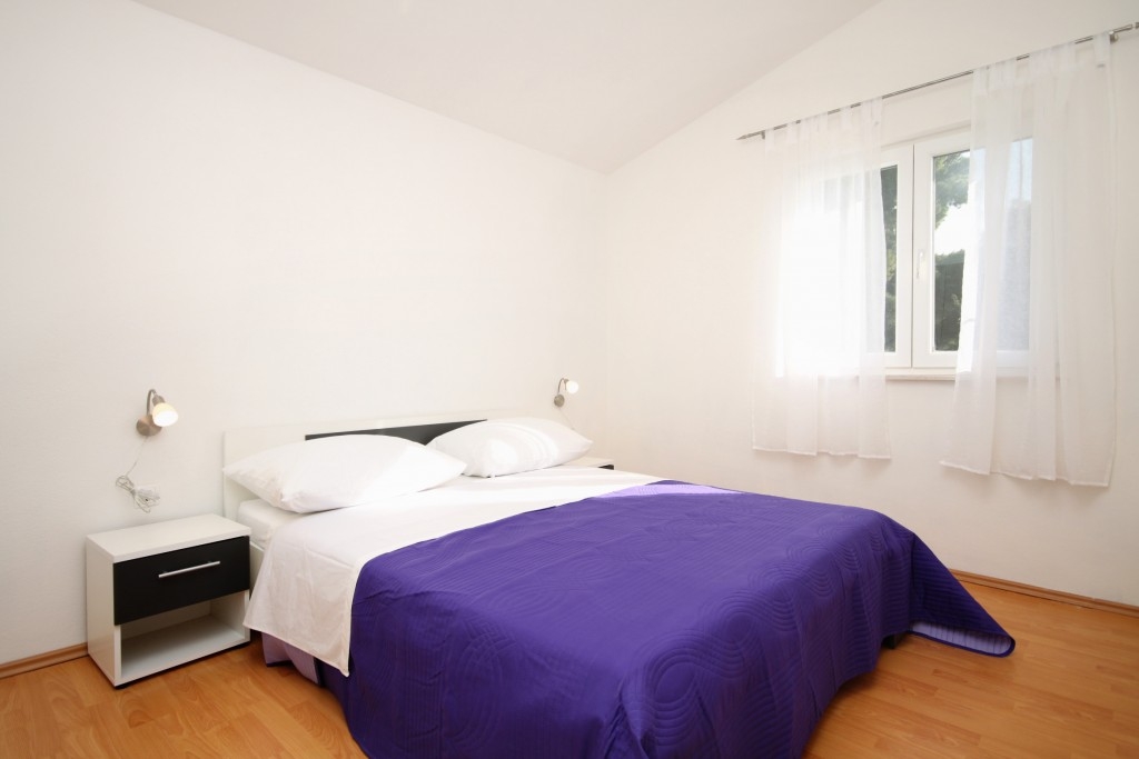 Comfortable and spacious house with terrace and sea view Poljica, Trogir  K
