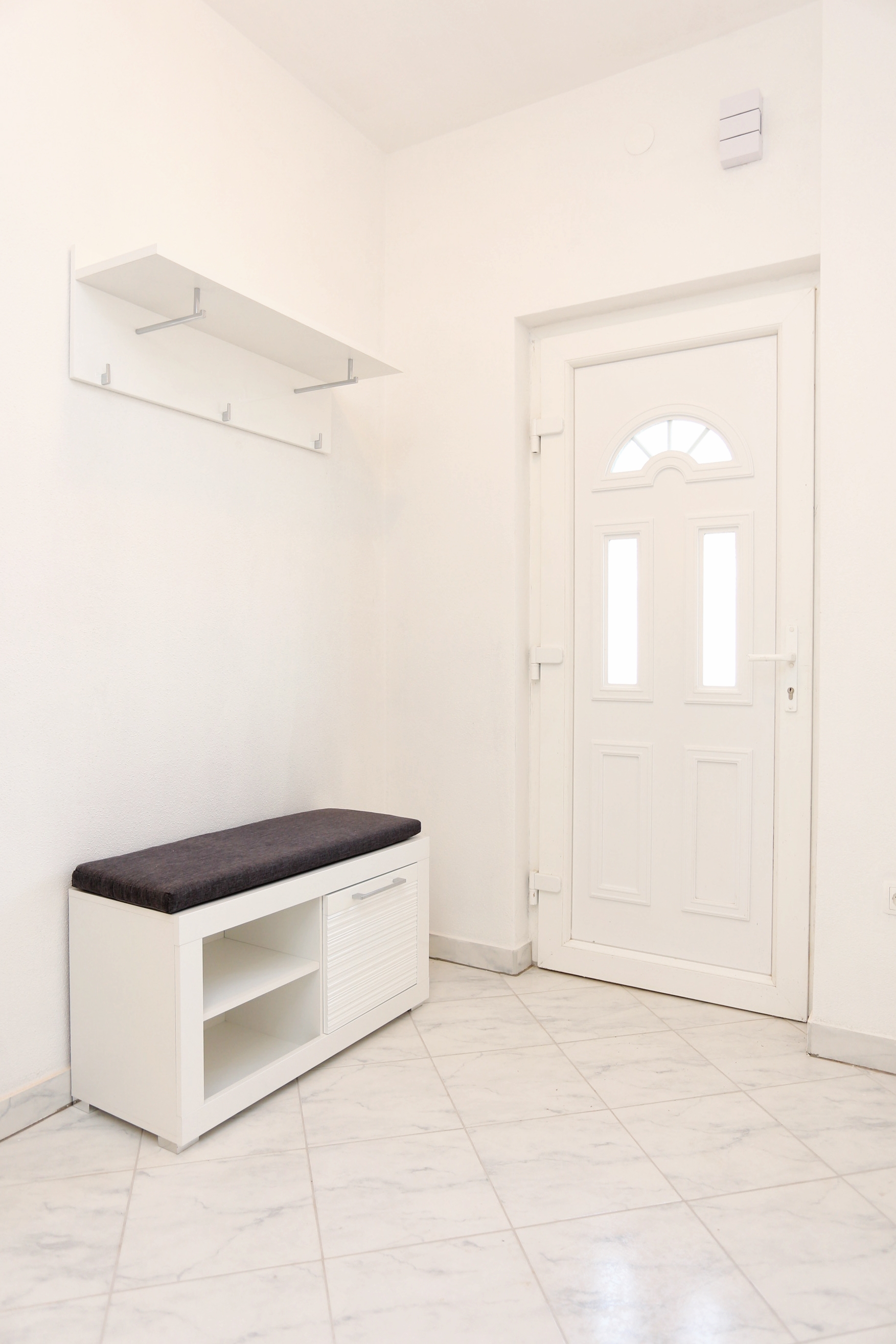 Comfortable and spacious house with terrace and sea view Poljica, Trogir  K