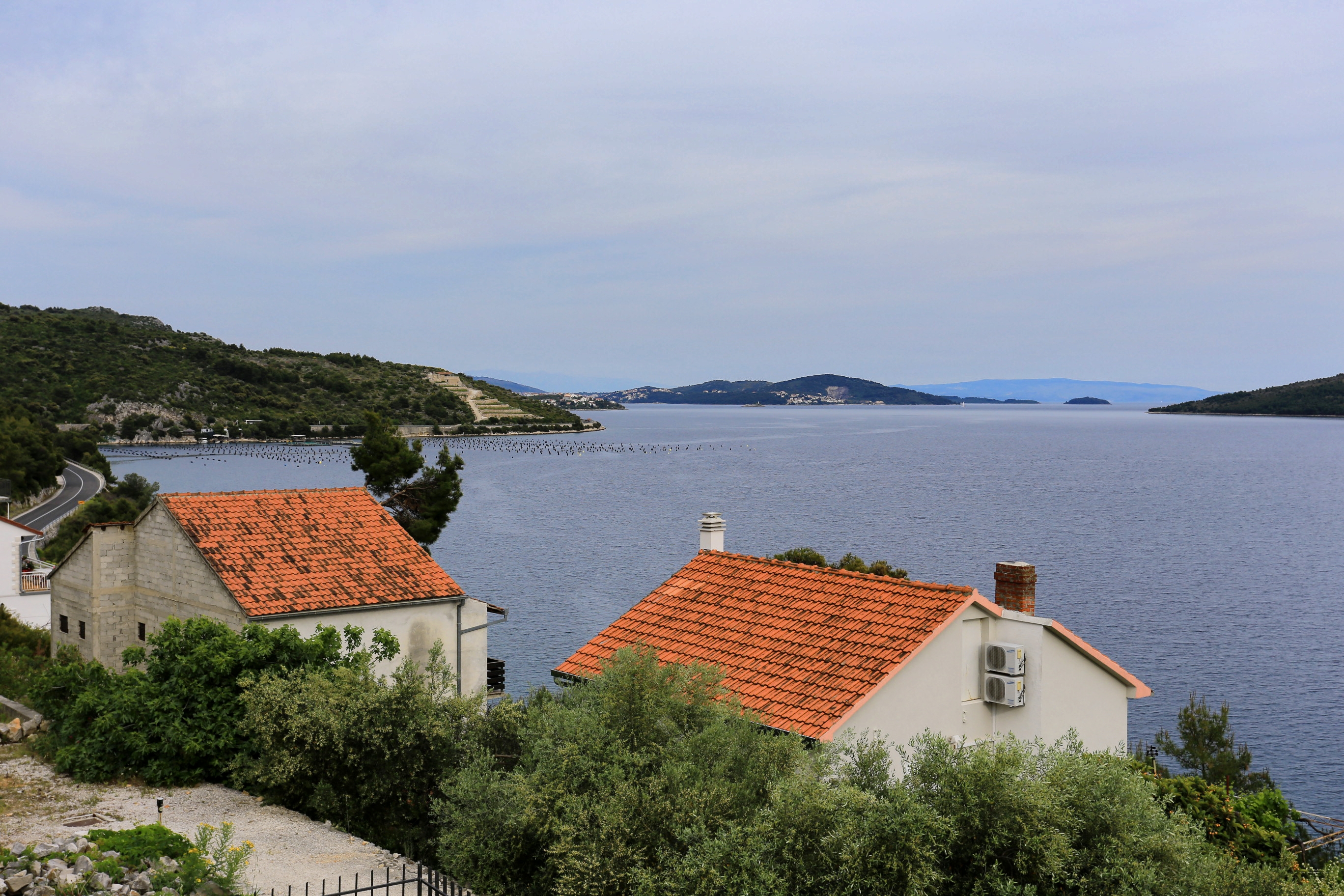 Comfortable and spacious house with terrace and sea view Poljica, Trogir  K
