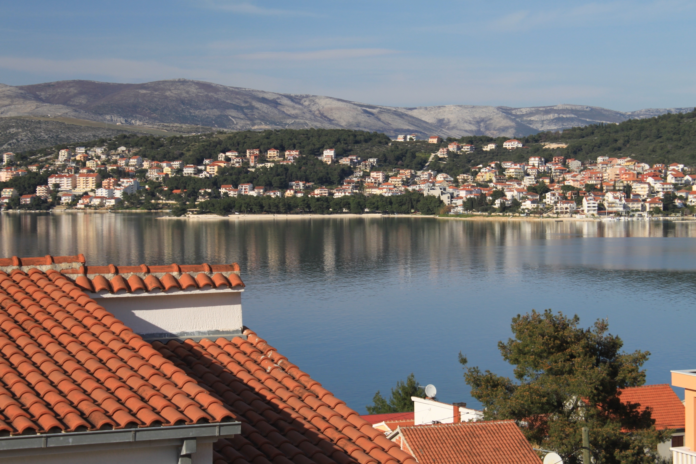 Four bedroom apartment with balcony and sea view Okrug Gornji, Čiovo  A-a