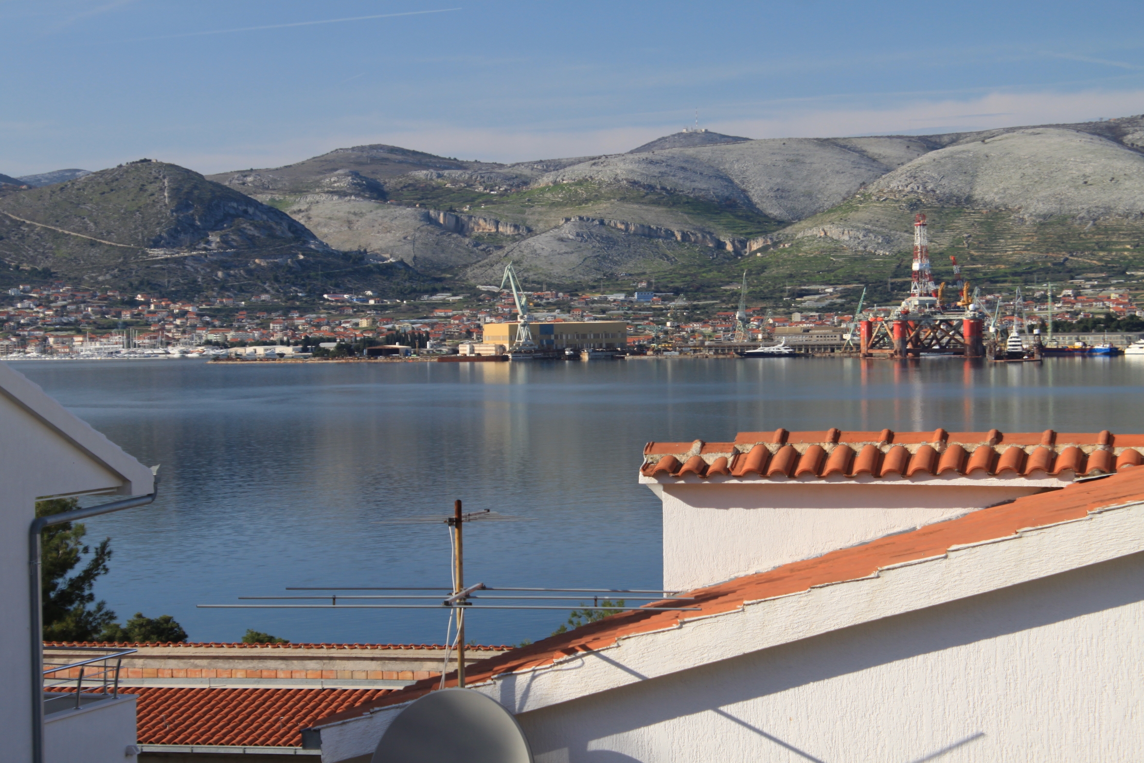 Four bedroom apartment with balcony and sea view Okrug Gornji, Čiovo  A-a
