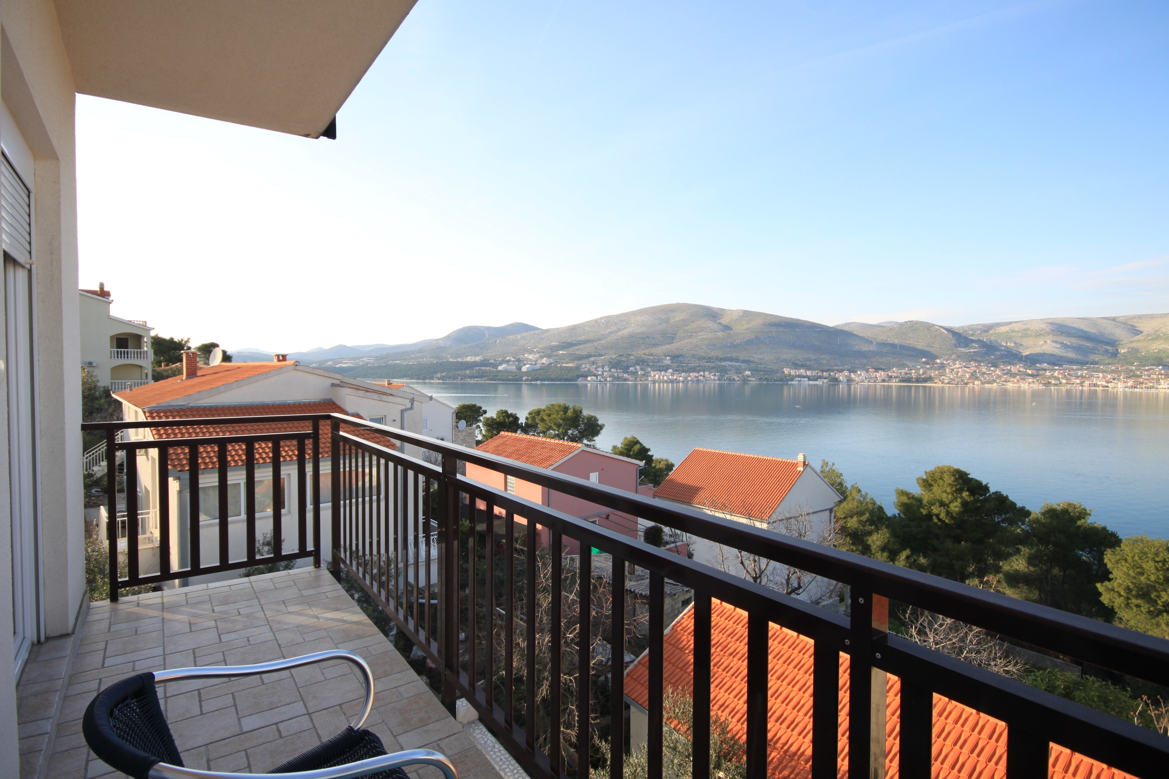 Two bedroom apartment with balcony and sea view Okrug Donji, Čiovo  A-a