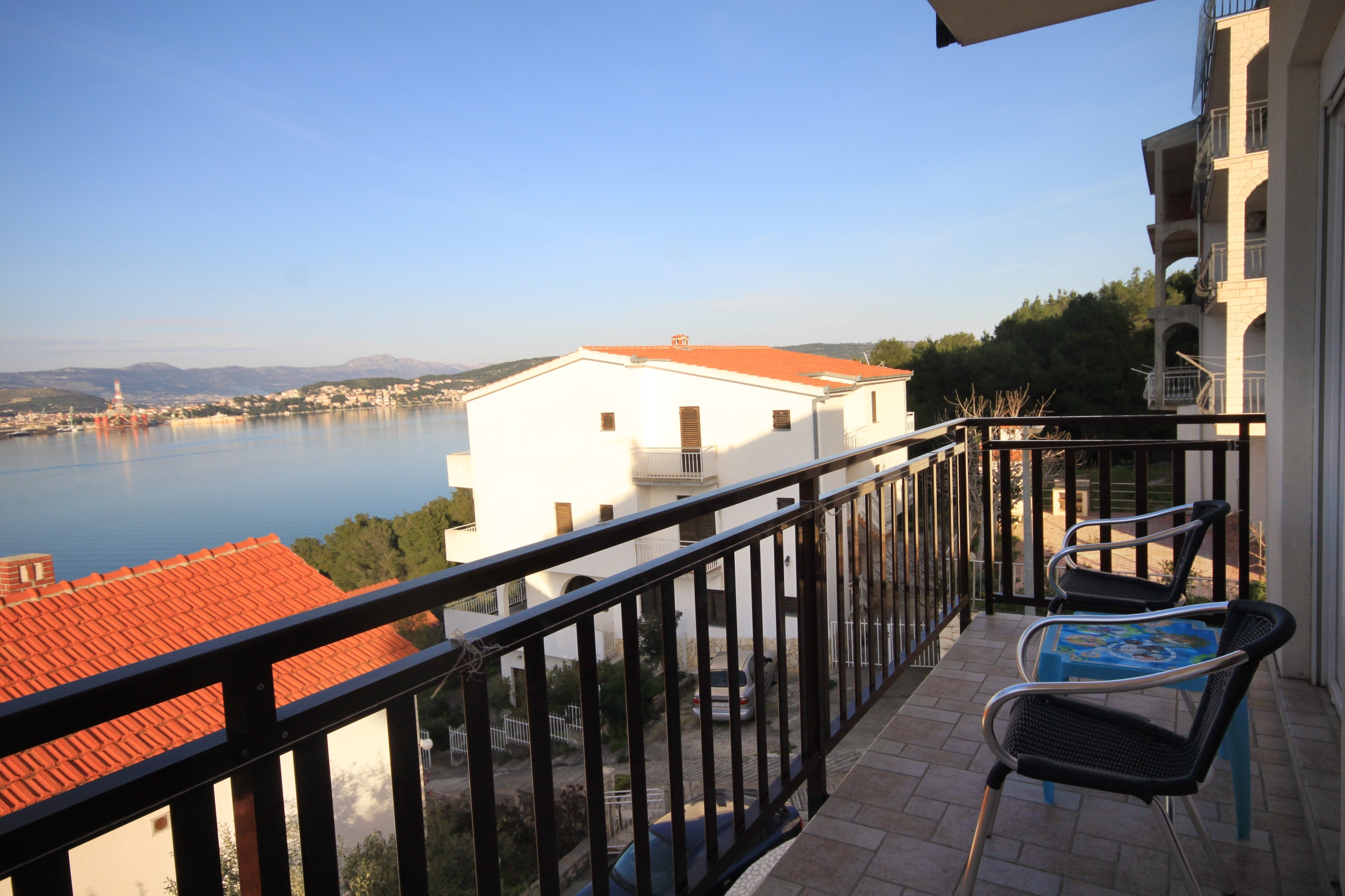 Two bedroom apartment with balcony and sea view Okrug Donji, Čiovo  A-b
