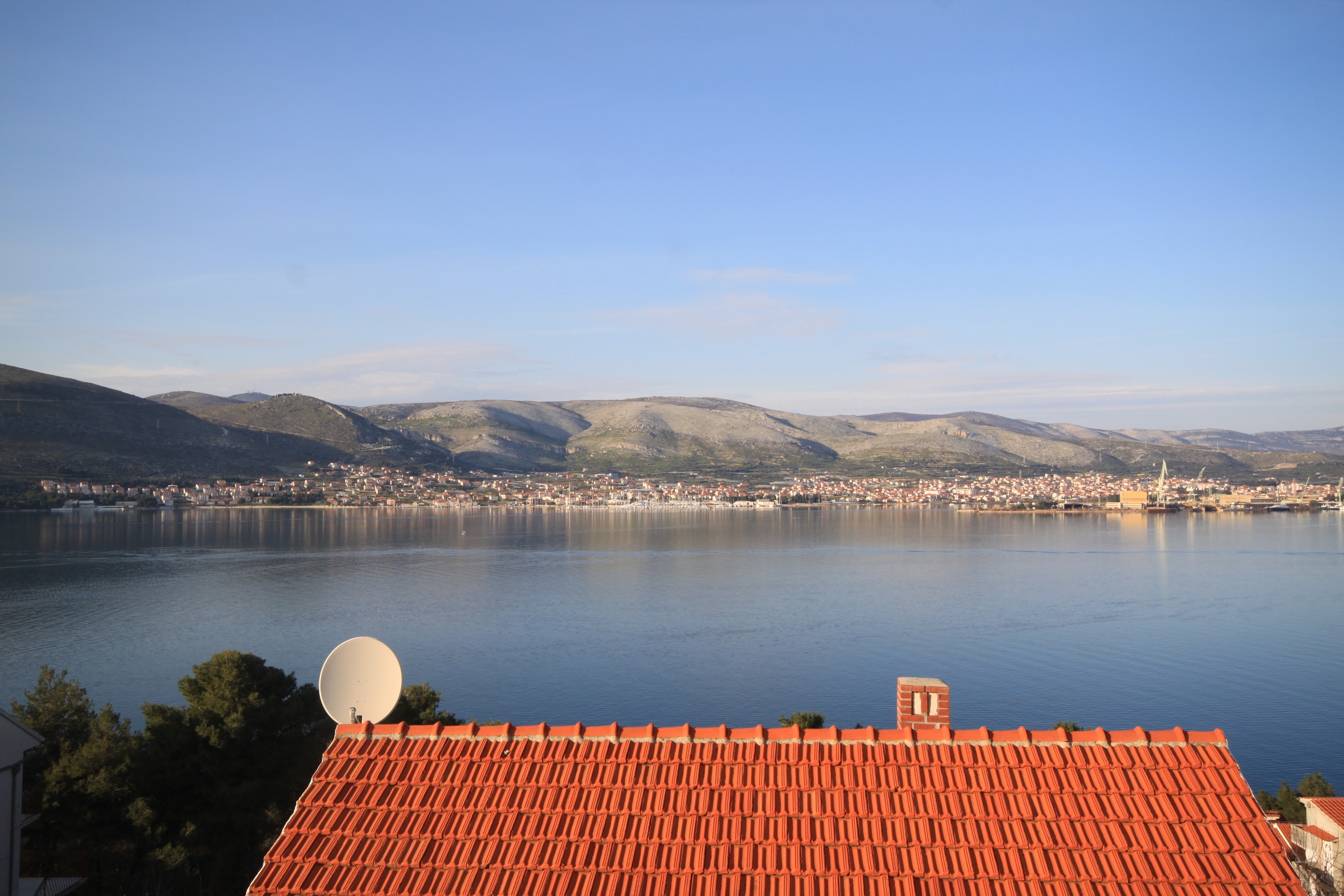 Two bedroom apartment with balcony and sea view Okrug Donji, Čiovo  A-b