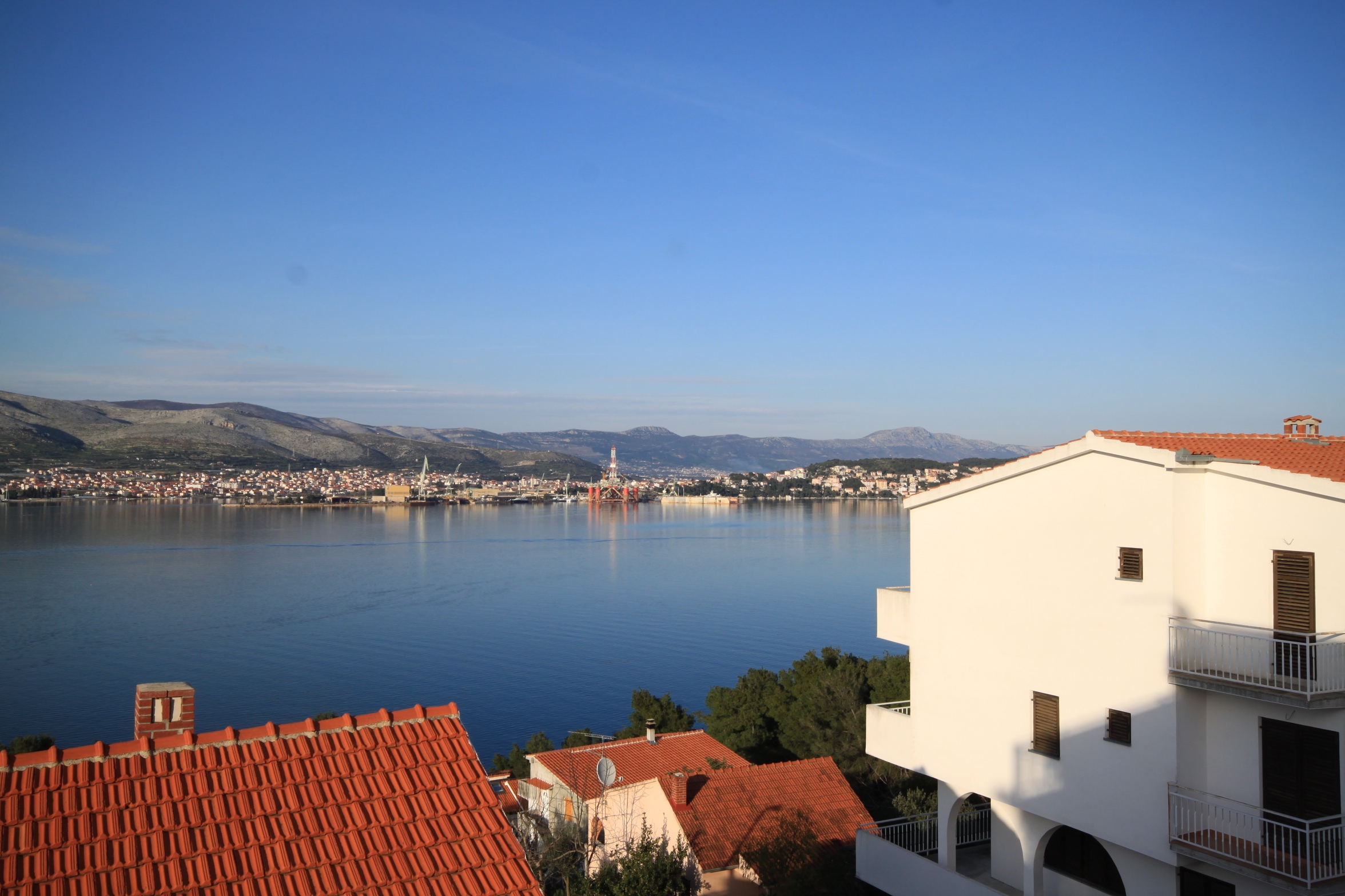 Two bedroom apartment with balcony and sea view Okrug Donji, Čiovo  A-b