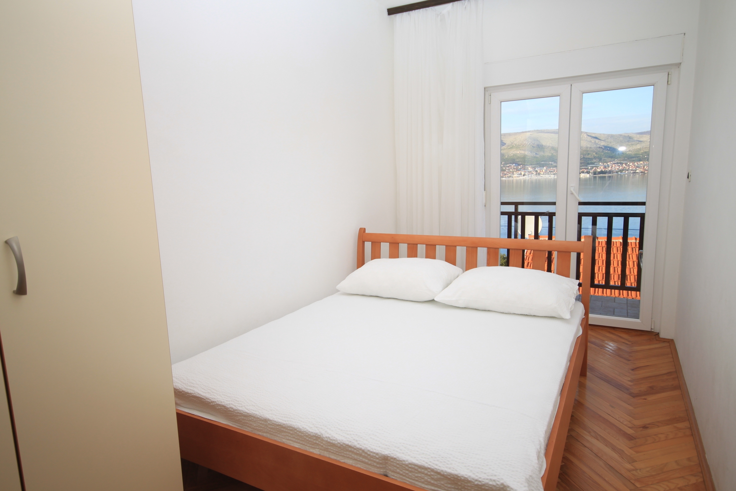 Two bedroom apartment with balcony and sea view Okrug Donji, Čiovo  A-b
