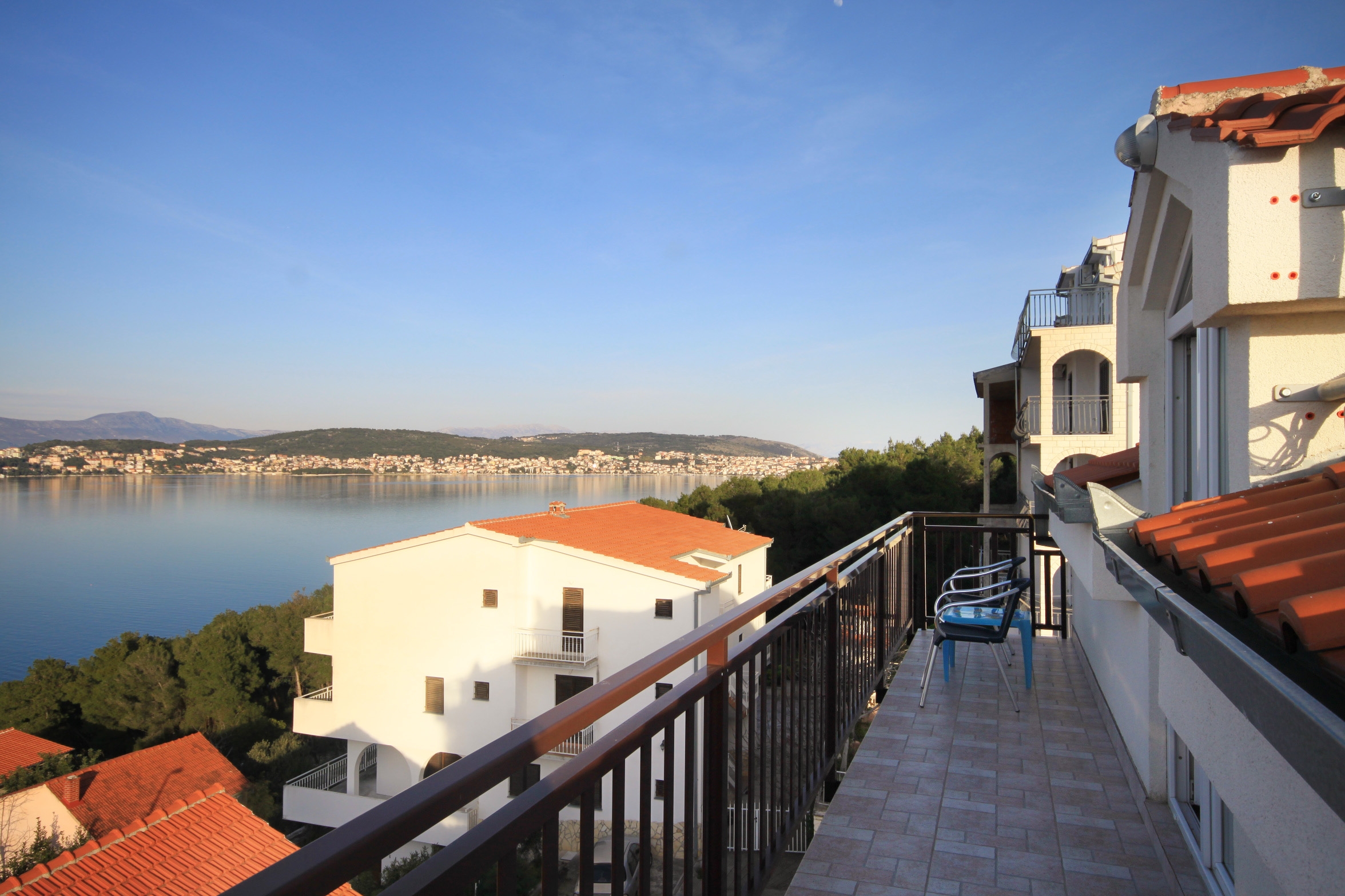 One bedroom apartment with balcony and sea view Okrug Donji, Čiovo  A-d
