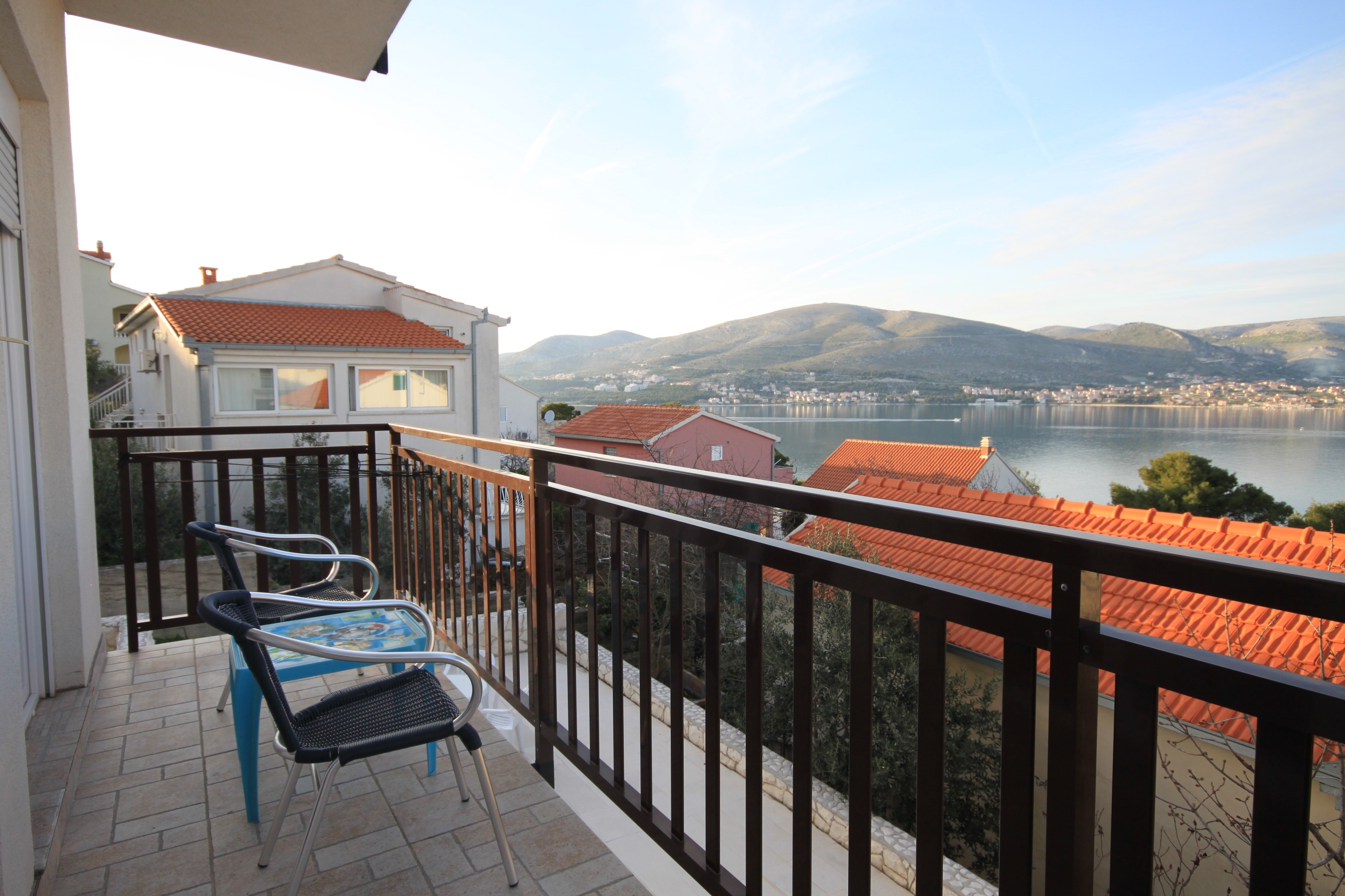Two bedroom apartment with balcony and sea view Okrug Donji, Čiovo  A-e