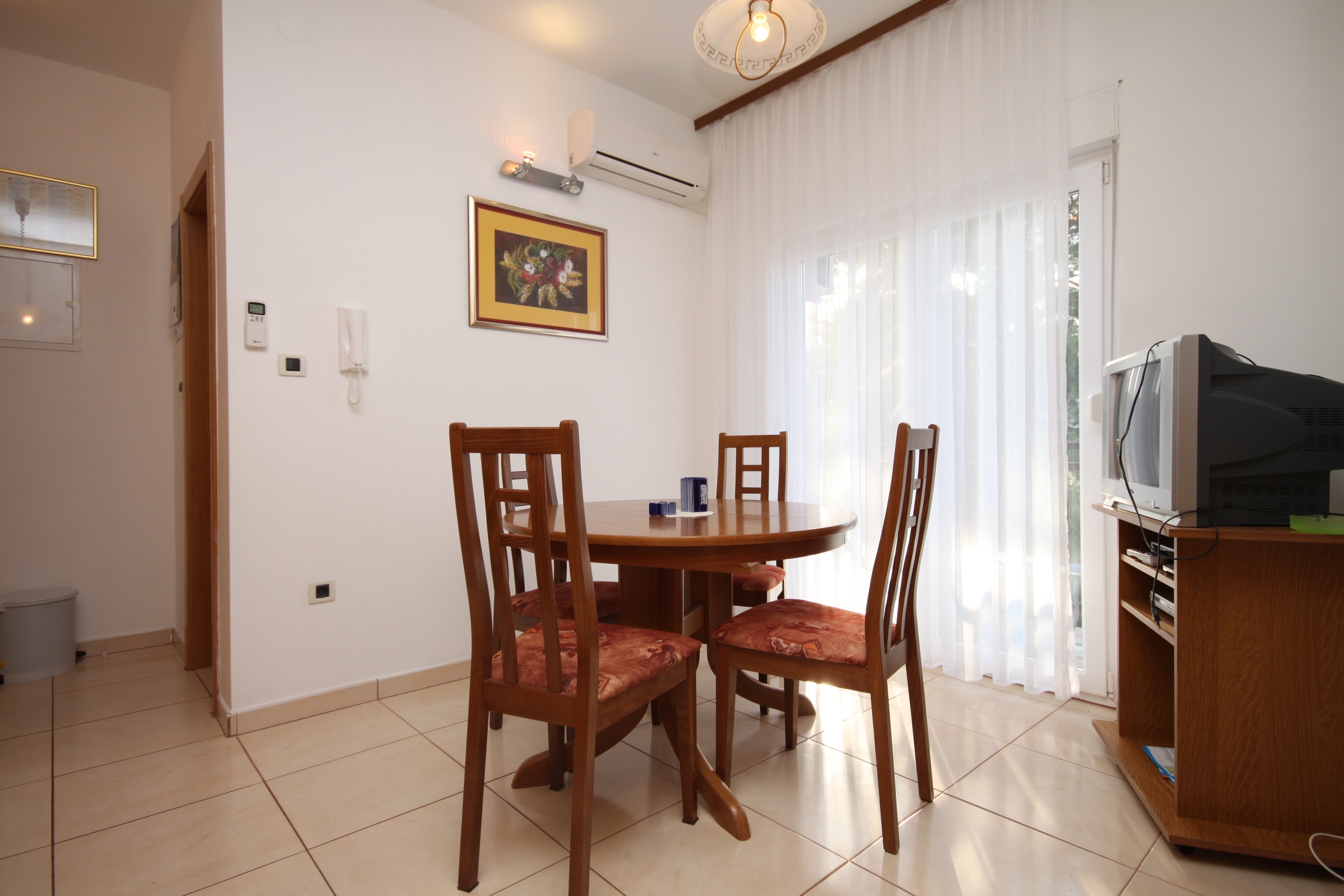 Two bedroom apartment with balcony and sea view Okrug Donji, Čiovo  A-e