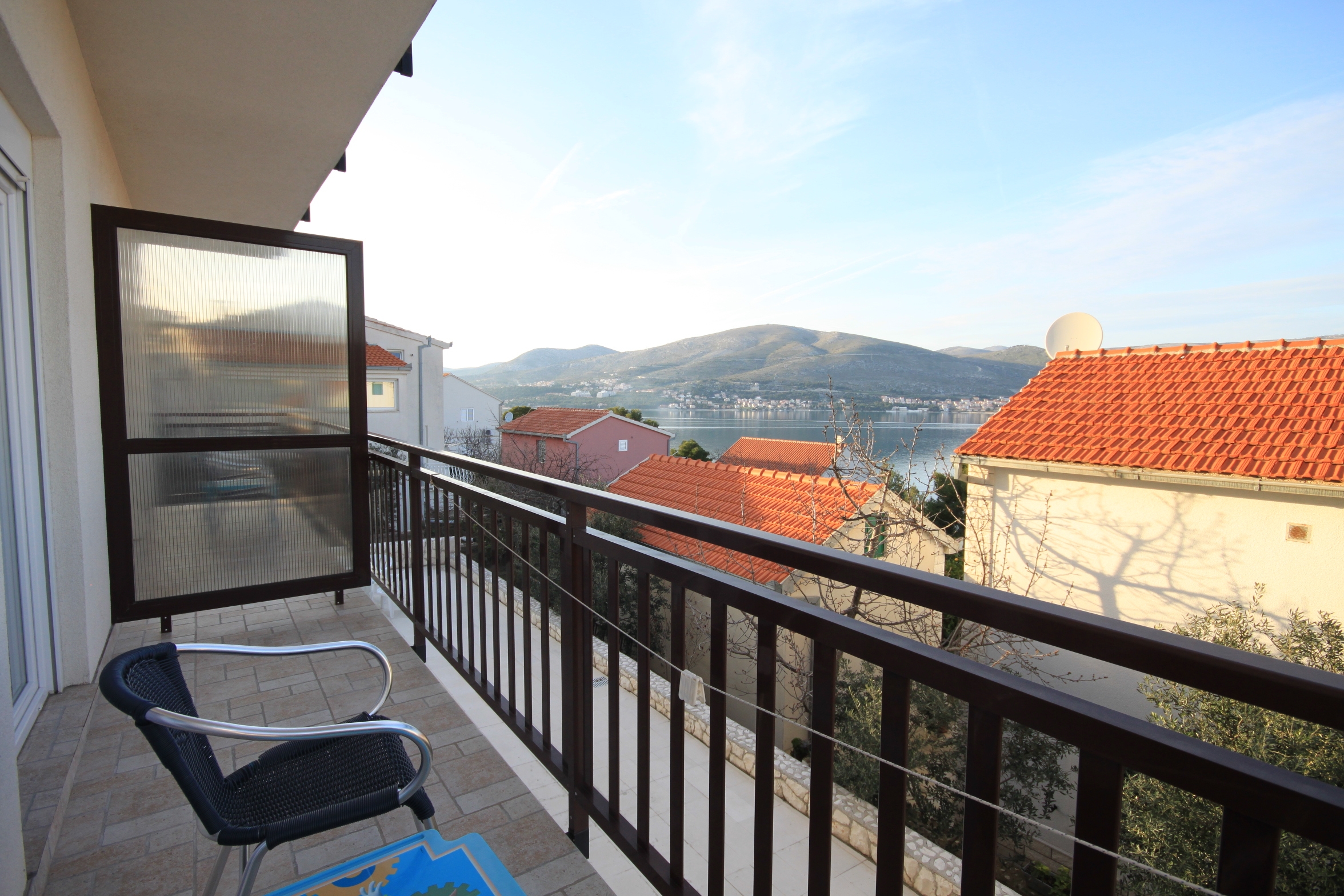 Two bedroom apartment with balcony and sea view Okrug Donji, Čiovo  A-f