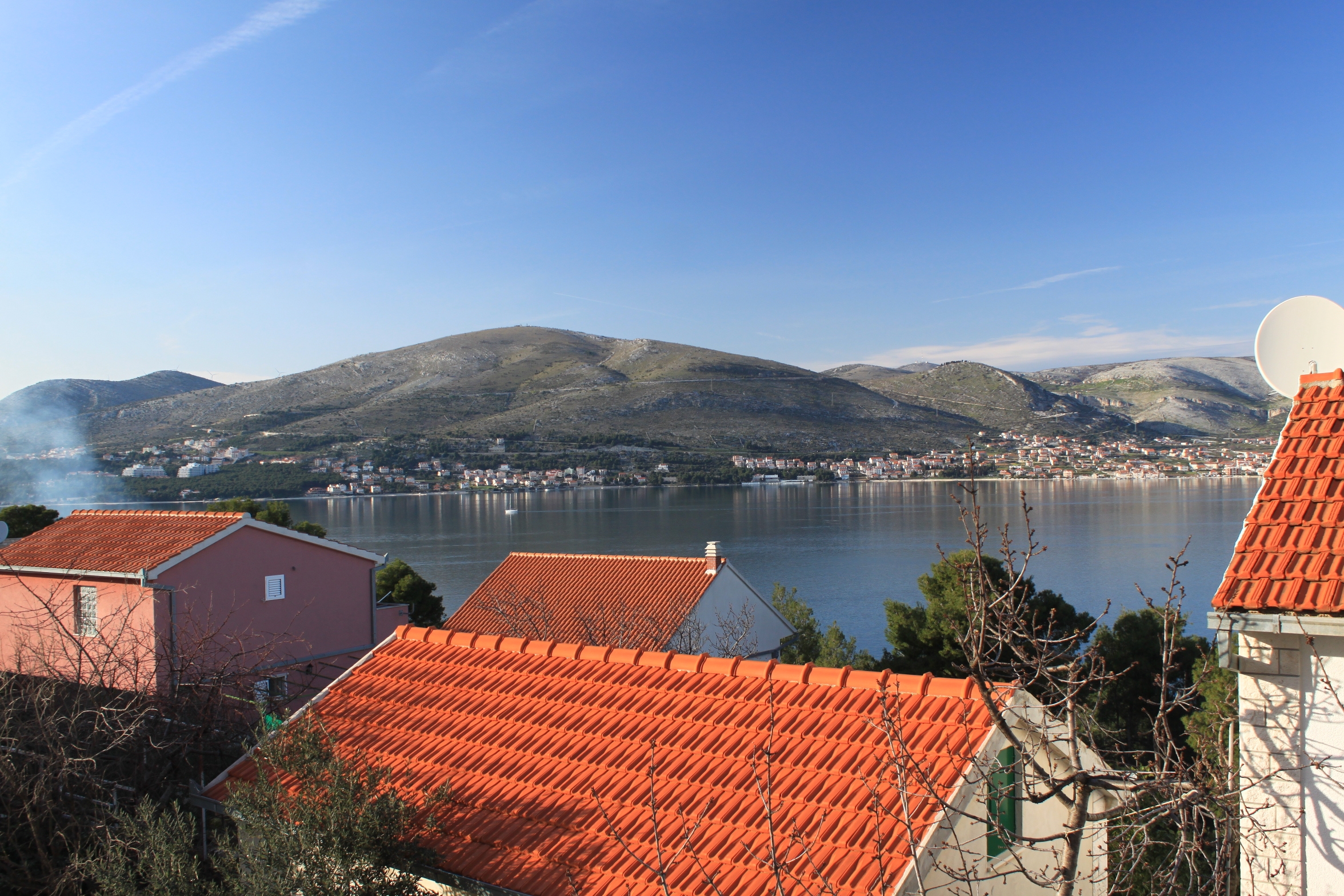 Two bedroom apartment with balcony and sea view Okrug Donji, Čiovo  A-f