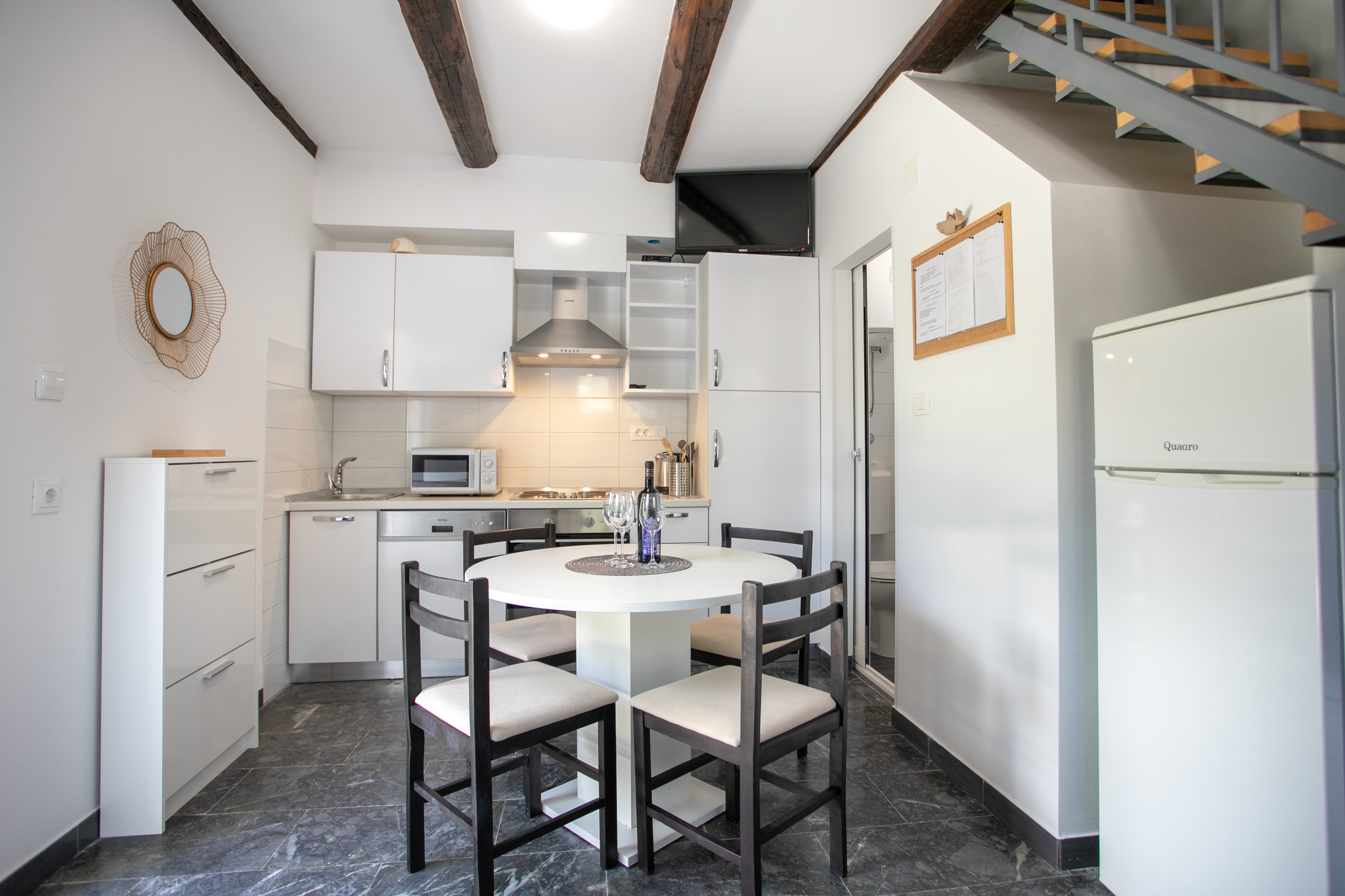 Three bedroom apartment near beach Duće, Omiš (A-8668-a)