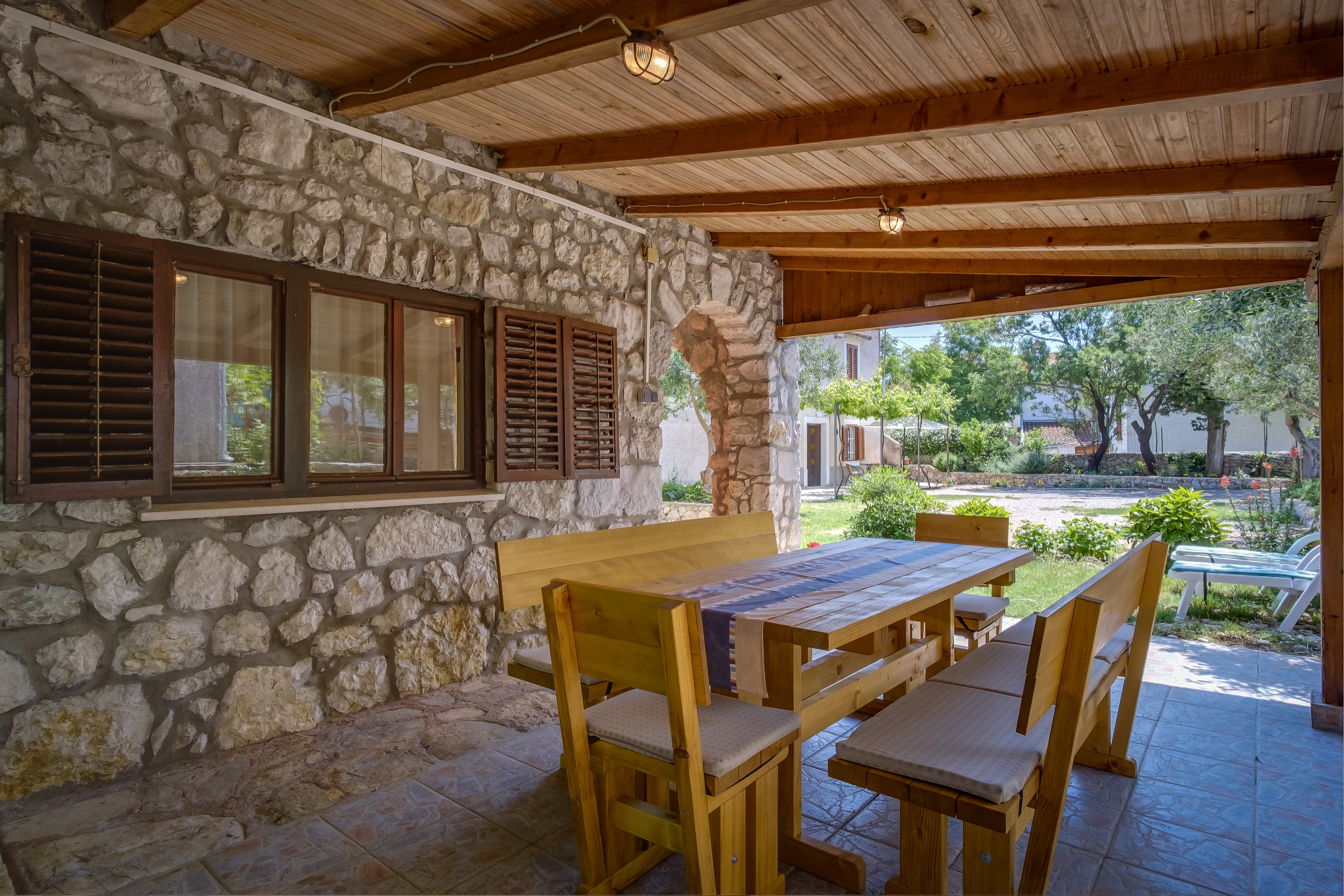 One bedroom apartment with terrace Punta križa, Cres  A-b