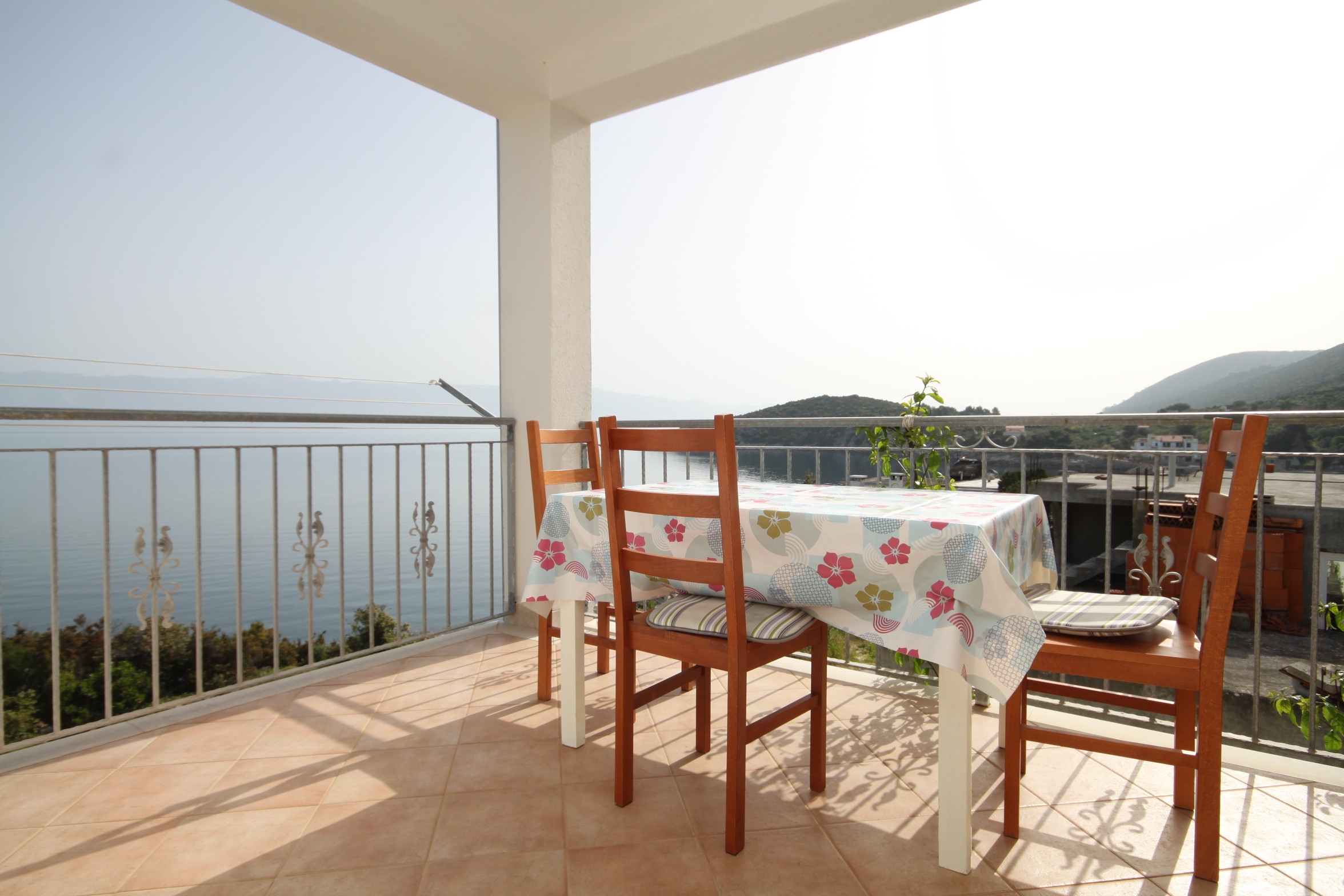 Studio flat near beach Cove Pokrivenik (Hvar) (AS-8673-a)