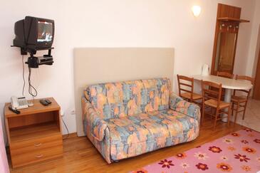Living room Podstrana, Living room in the studio-apartment, dostupna klima i WIFI.