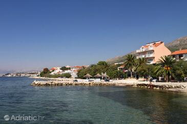 Property Podstrana, Split, Property 8677 - Apartments near sea with pebble beach.