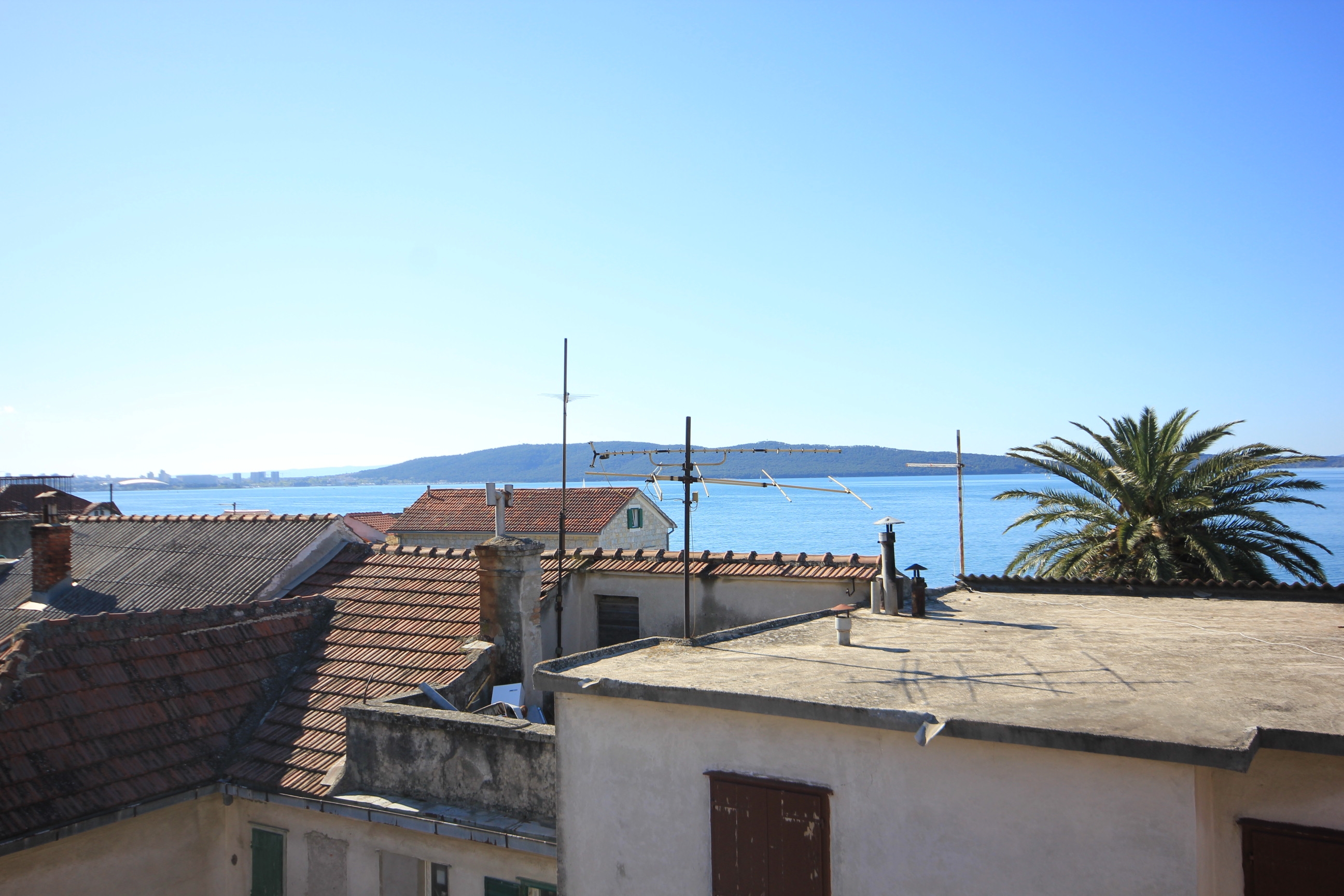 Two bedroom apartment with balcony and sea view Kaštel Kambelovac, Kaštela  A-a