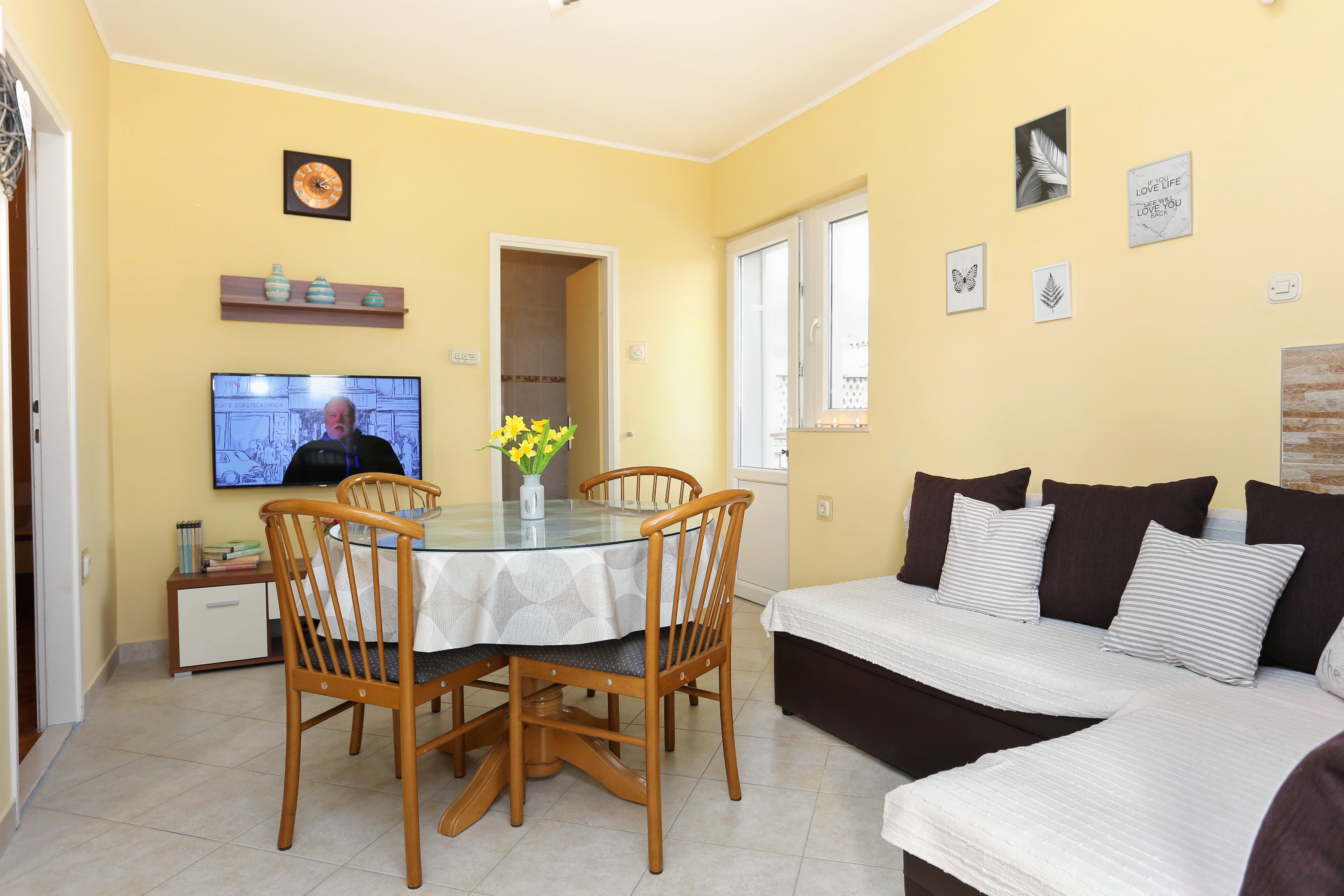 Two bedroom apartment with balcony and sea view Kaštel Kambelovac, Kaštela (A-8679-a)