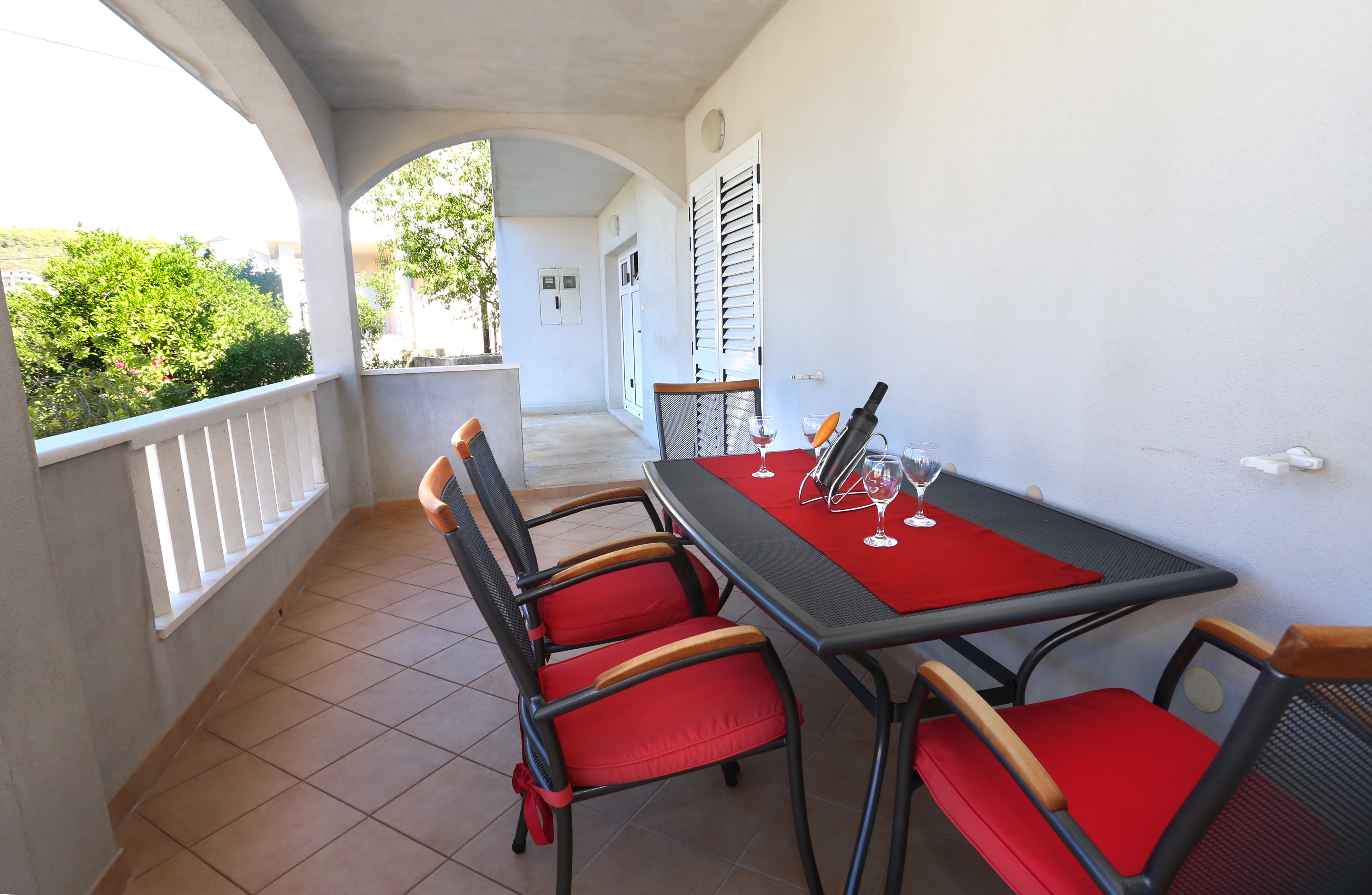 One bedroom apartment with terrace and sea view Trogir  A-a