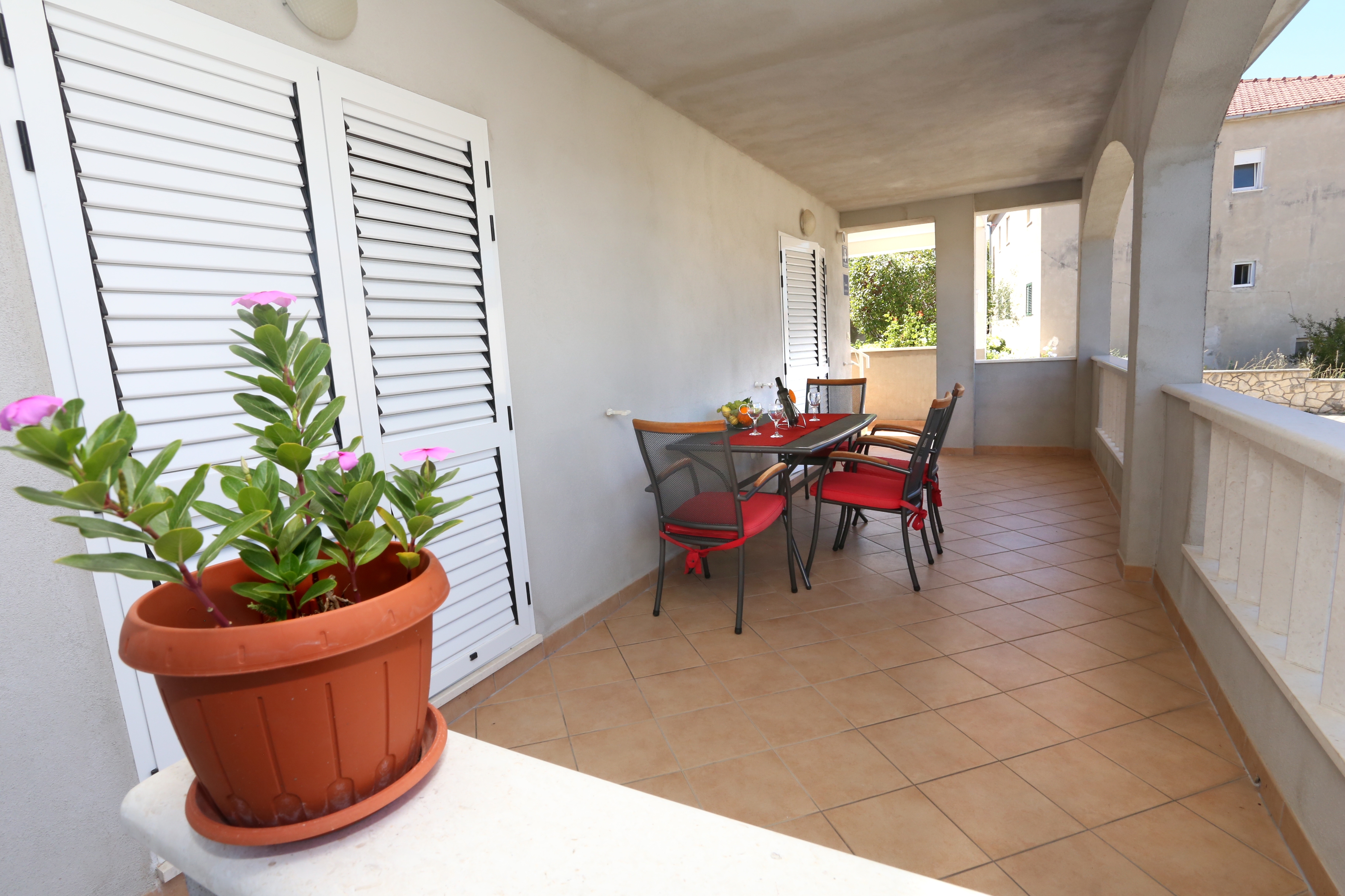 One bedroom apartment with terrace and sea view Trogir  A-a