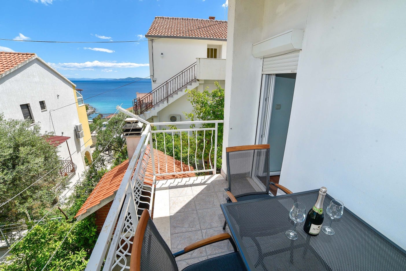 One bedroom apartment with terrace and sea view Mavarštica, Čiovo  A-b
