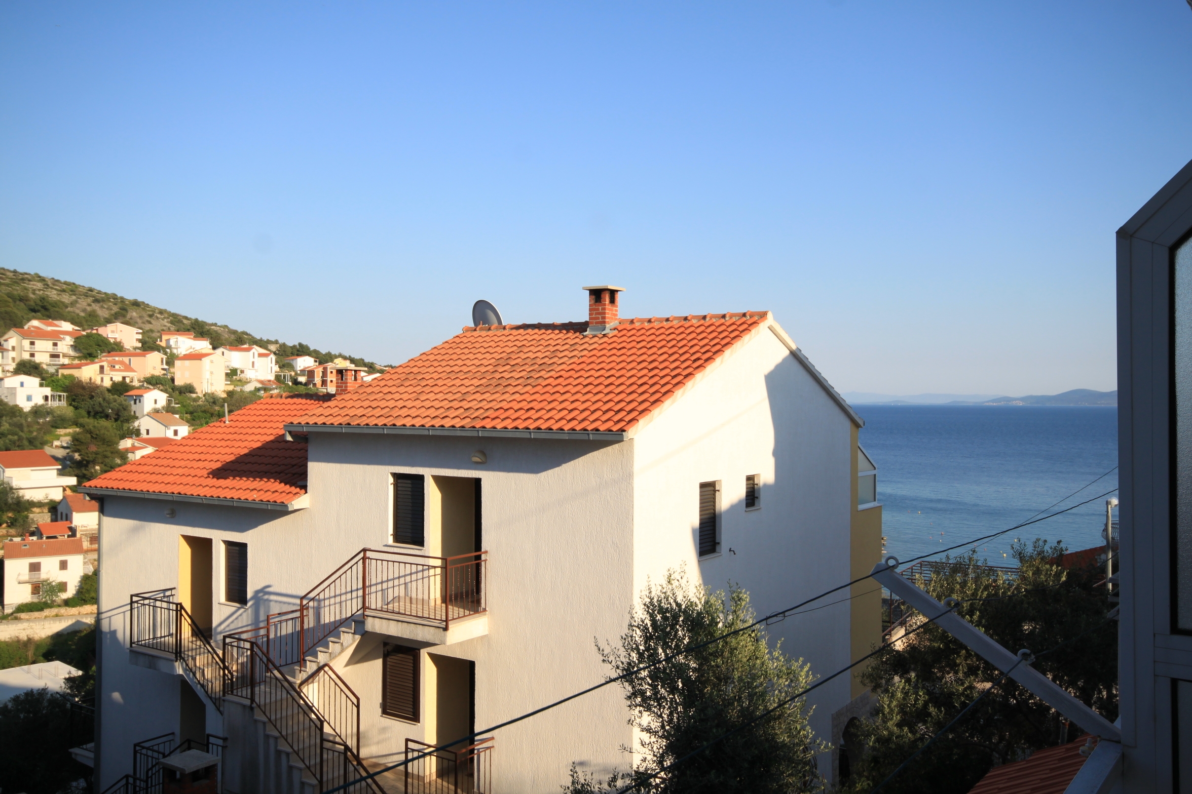 One bedroom apartment with terrace and sea view Mavarštica, Čiovo  A-c