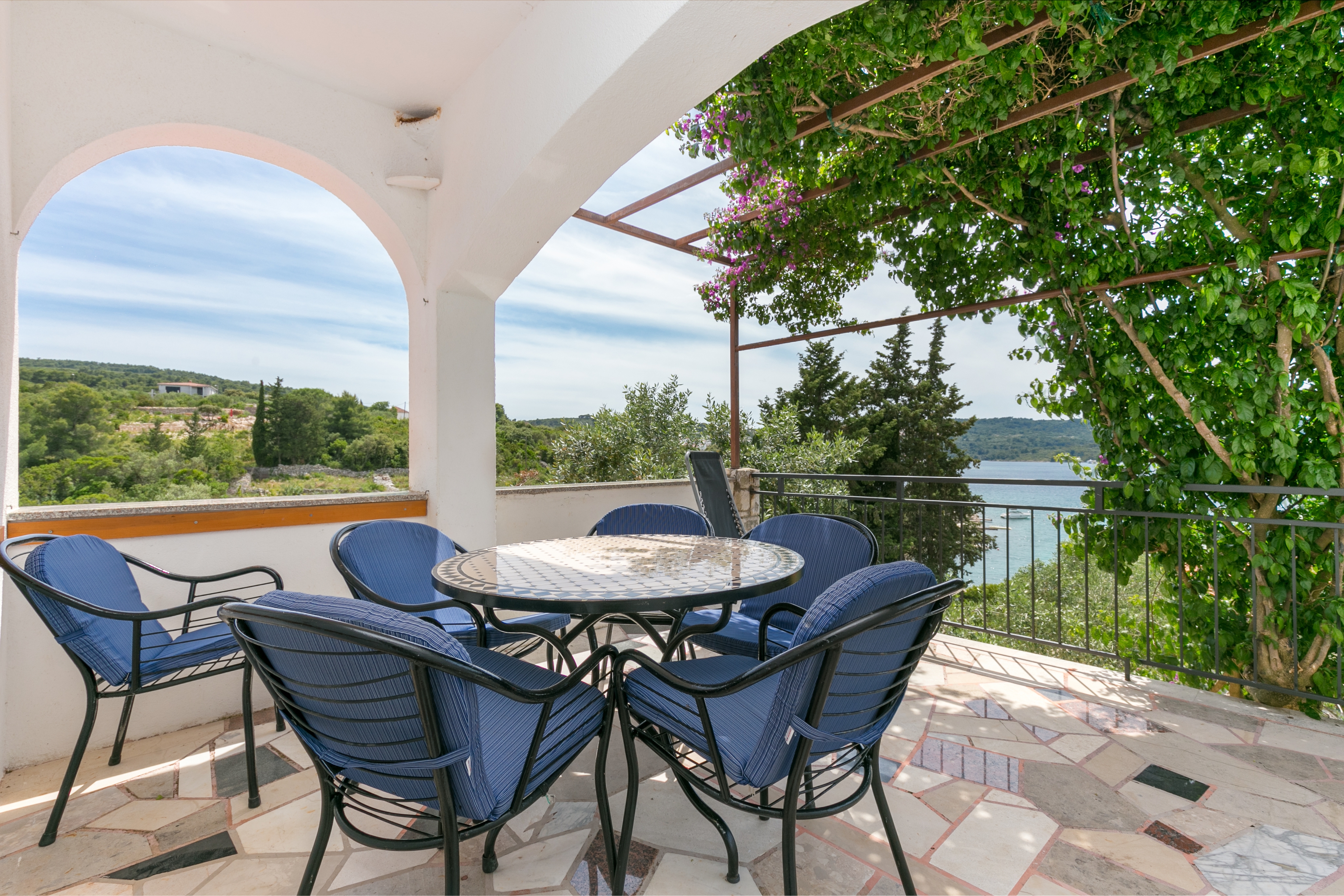 Two bedroom apartment with terrace and sea view Nečujam, Šolta (A-8691-a) Two bedroom apartment with terrace and sea view Nečujam, Šolta (A-8691-a)